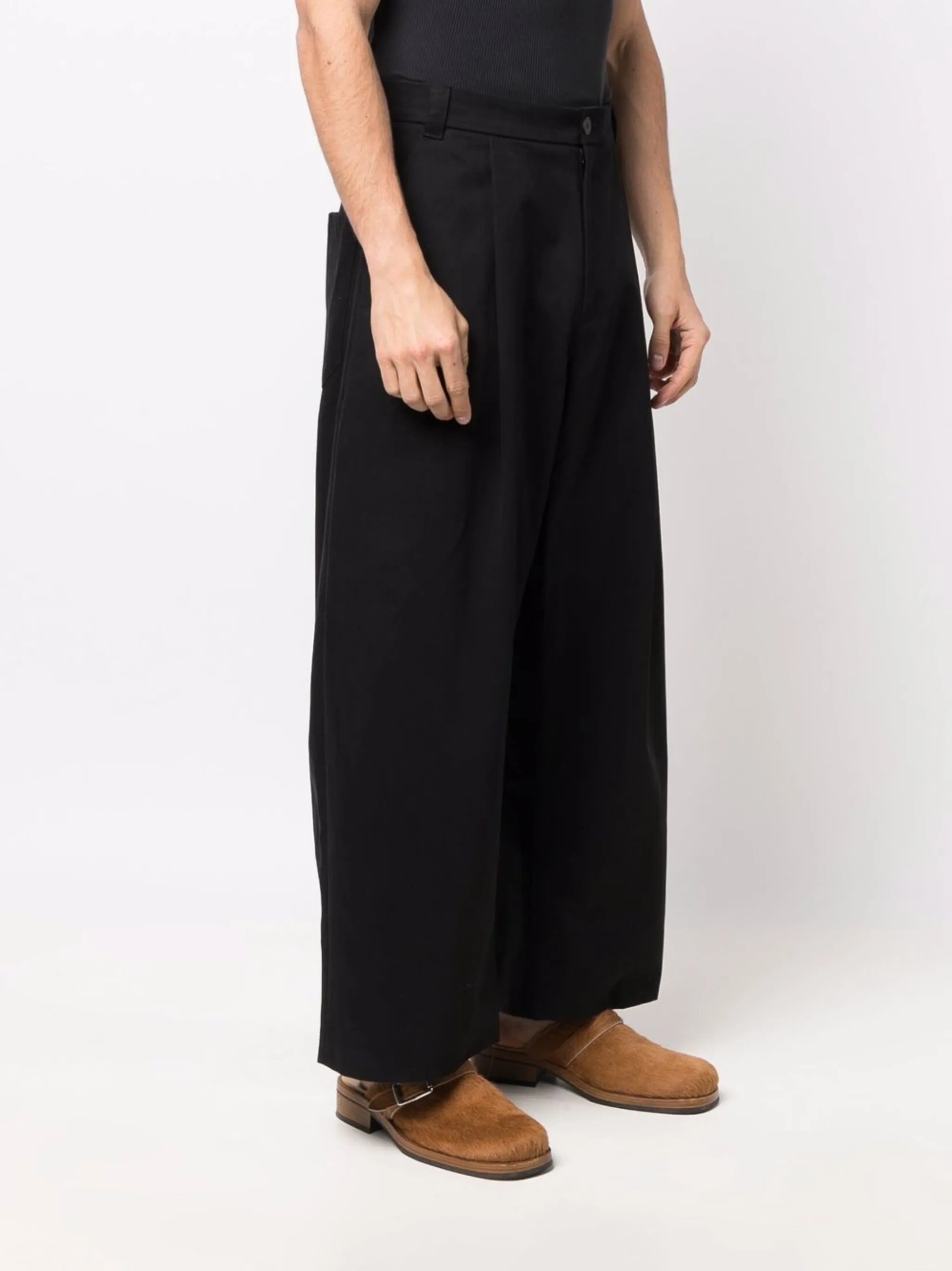 wide-leg high-waisted trousers
