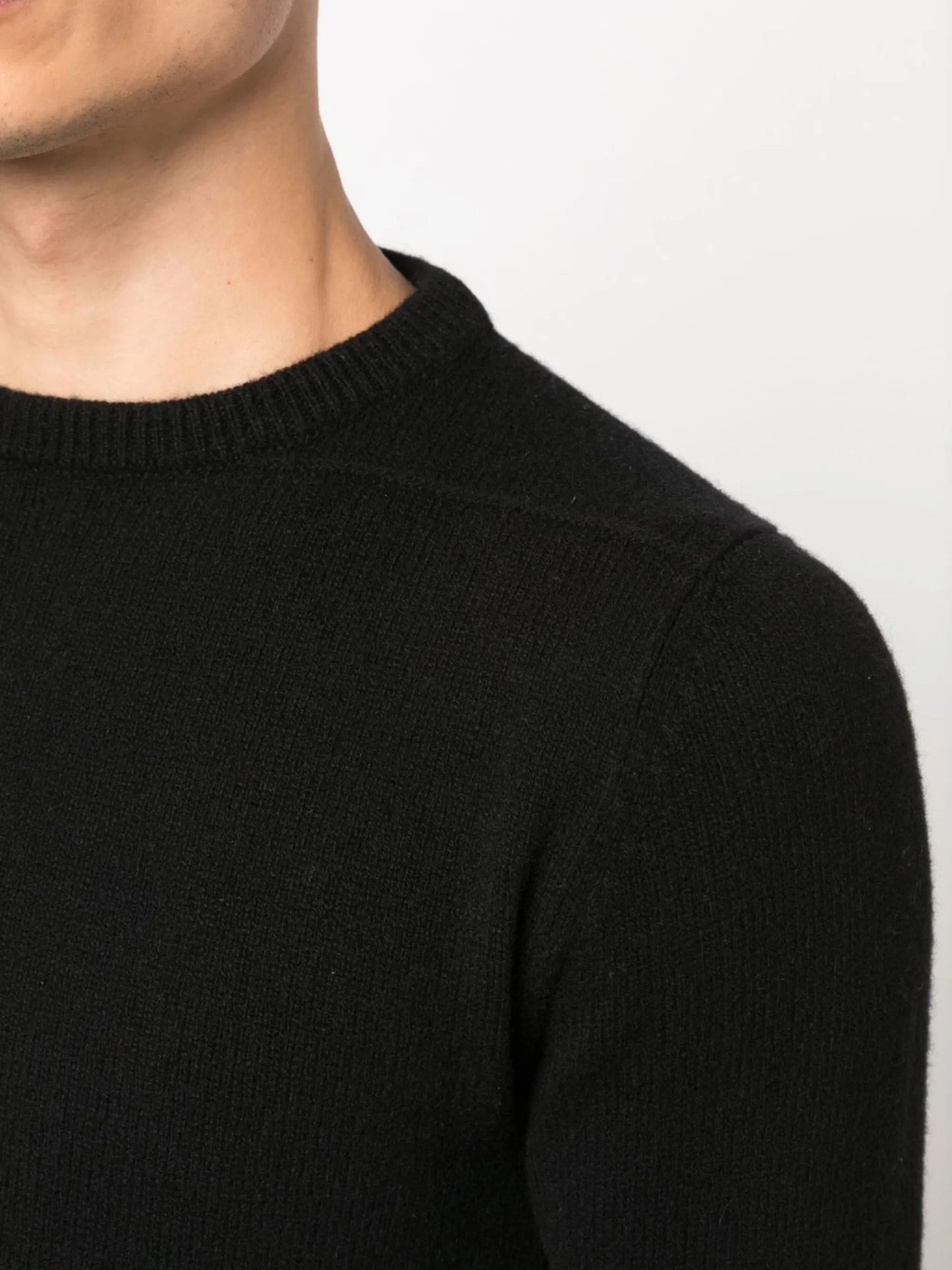 crew-neck knitted jumper