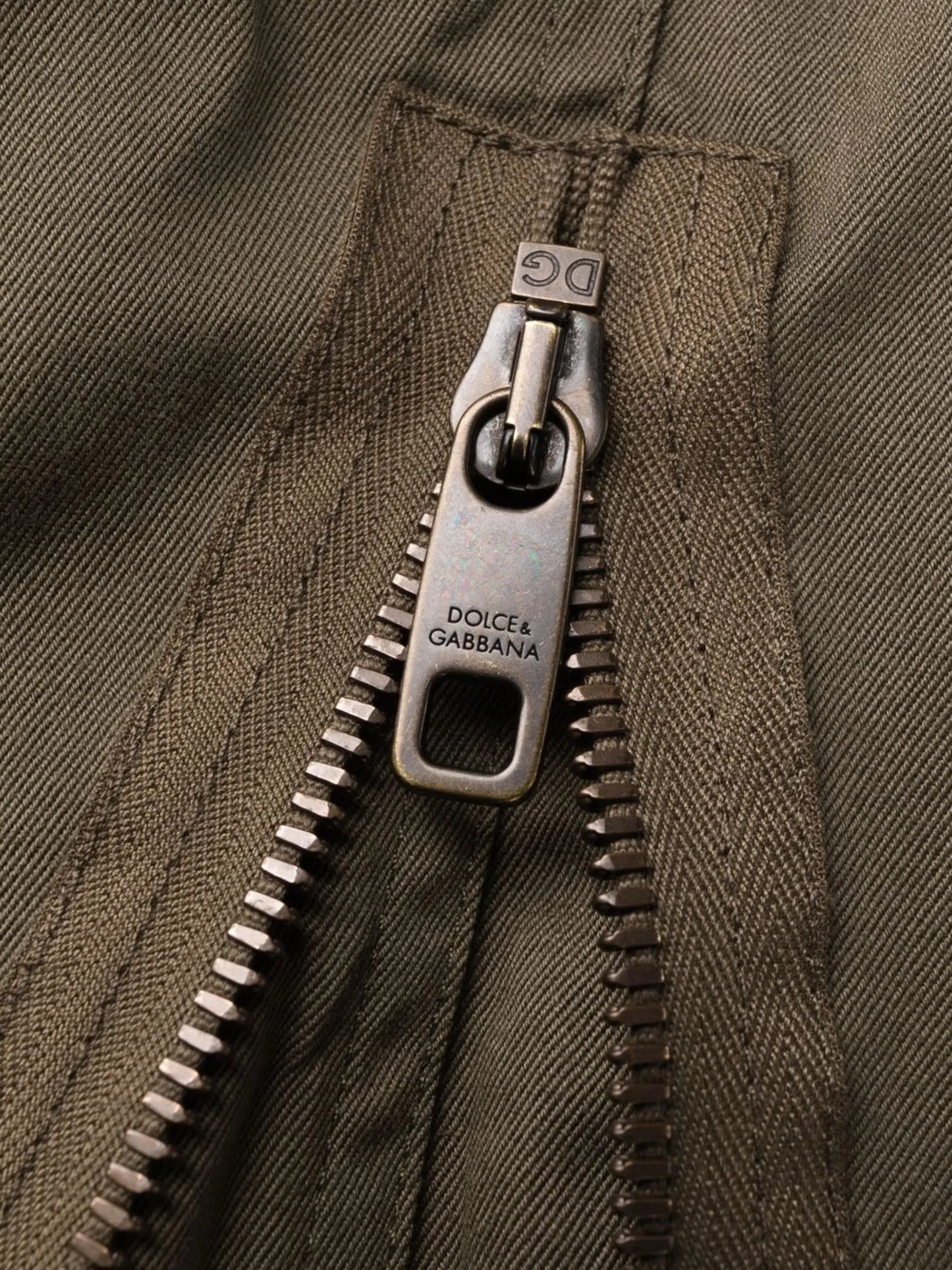 straight-leg cargo trousers