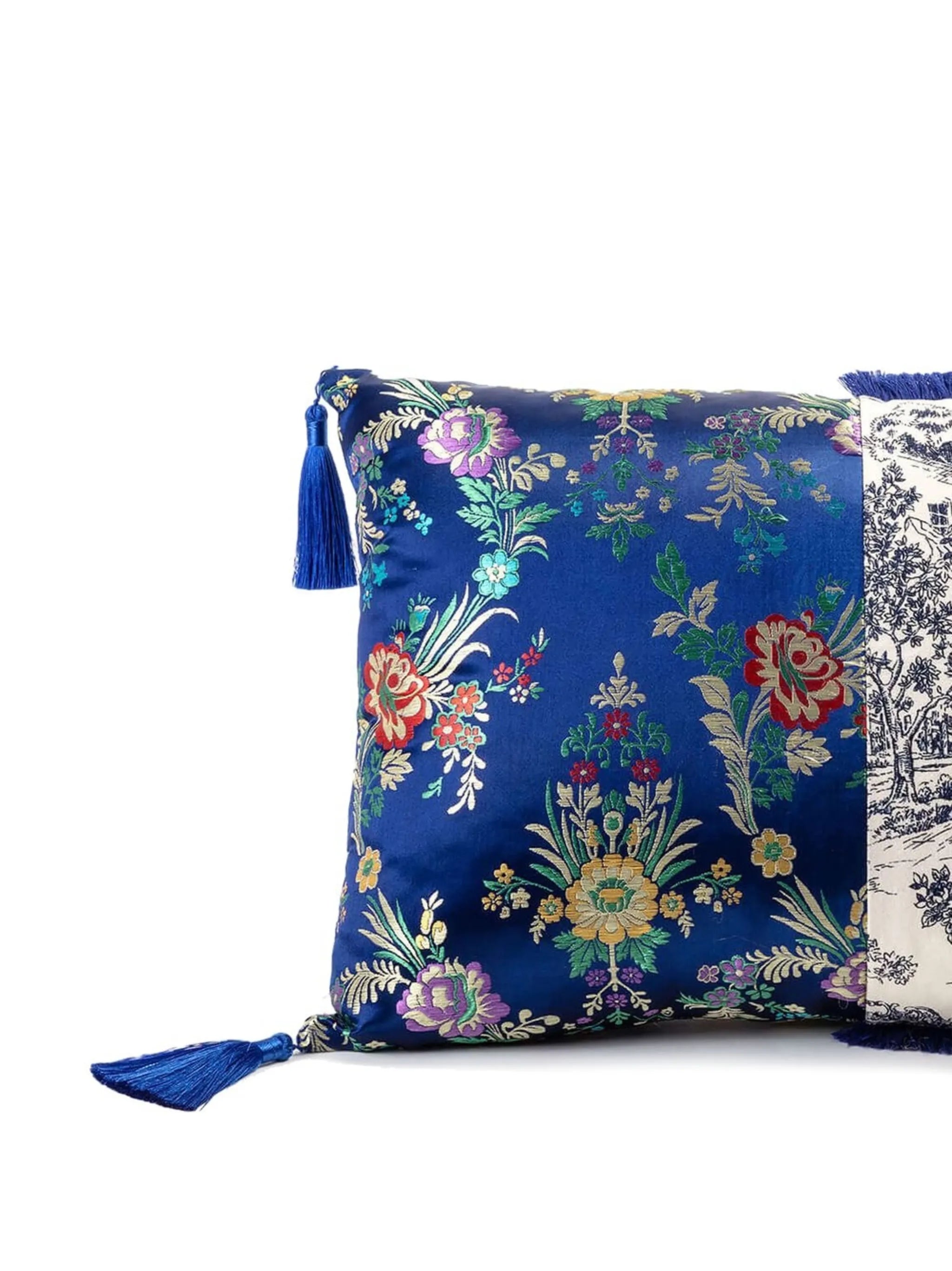 Hybrid Argia panelled cushion