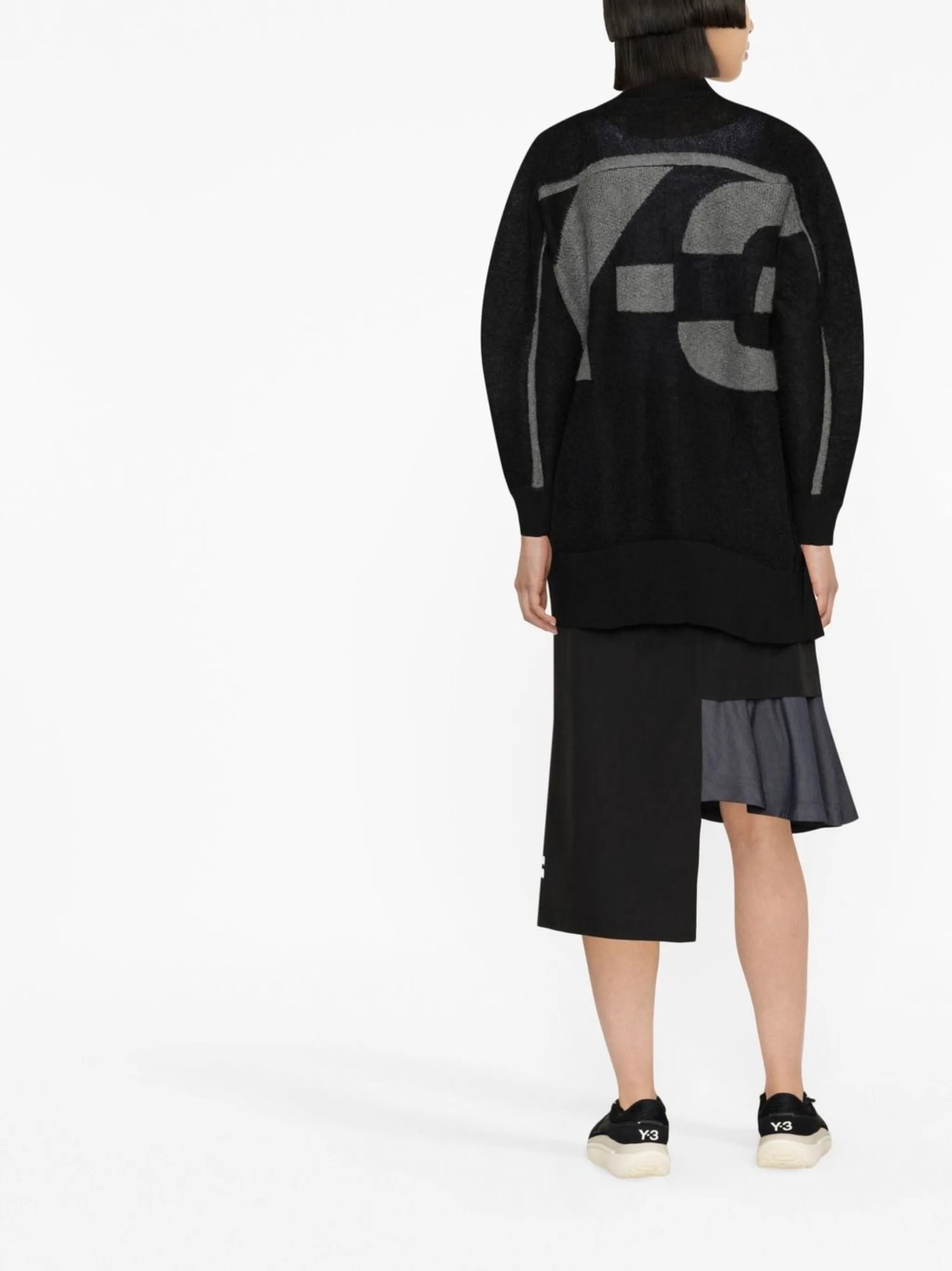 single-breasted button-fastening cardigan
