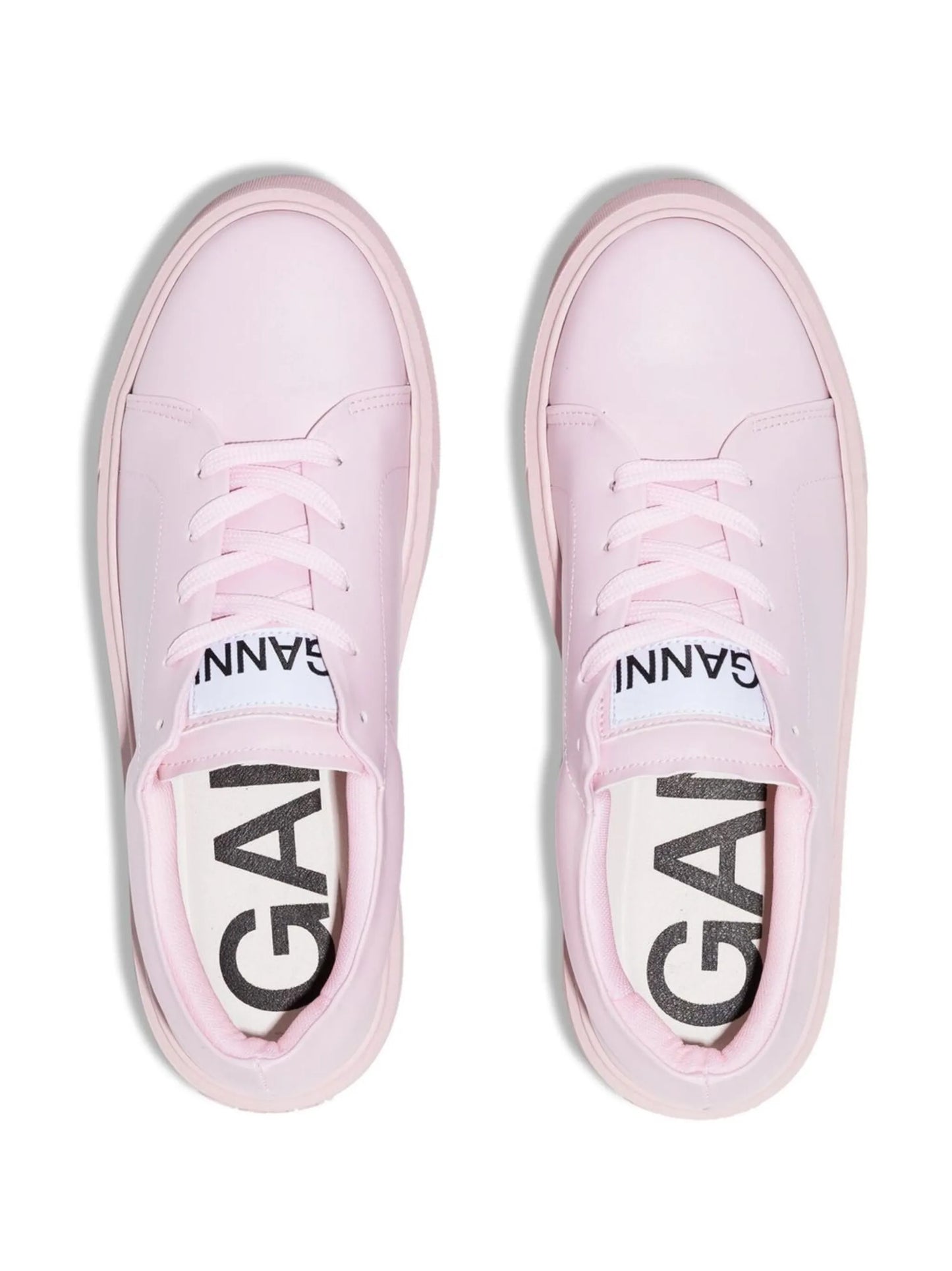 Sporty low-top sneakers