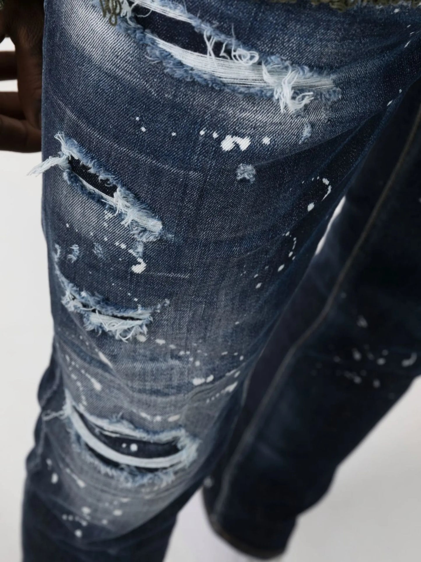 distressed skinny-fit jeans