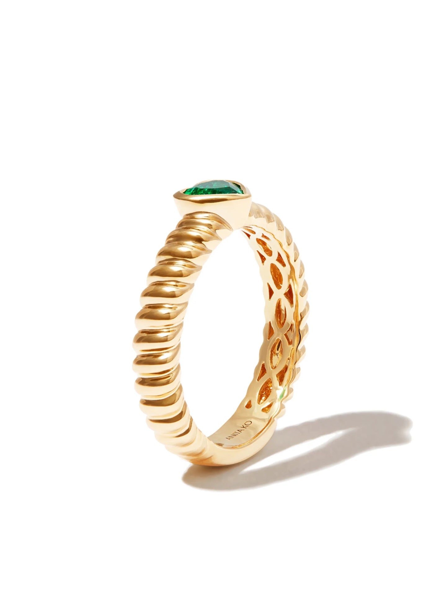 18kt yellow gold Thin Zoe emerald heart ring
