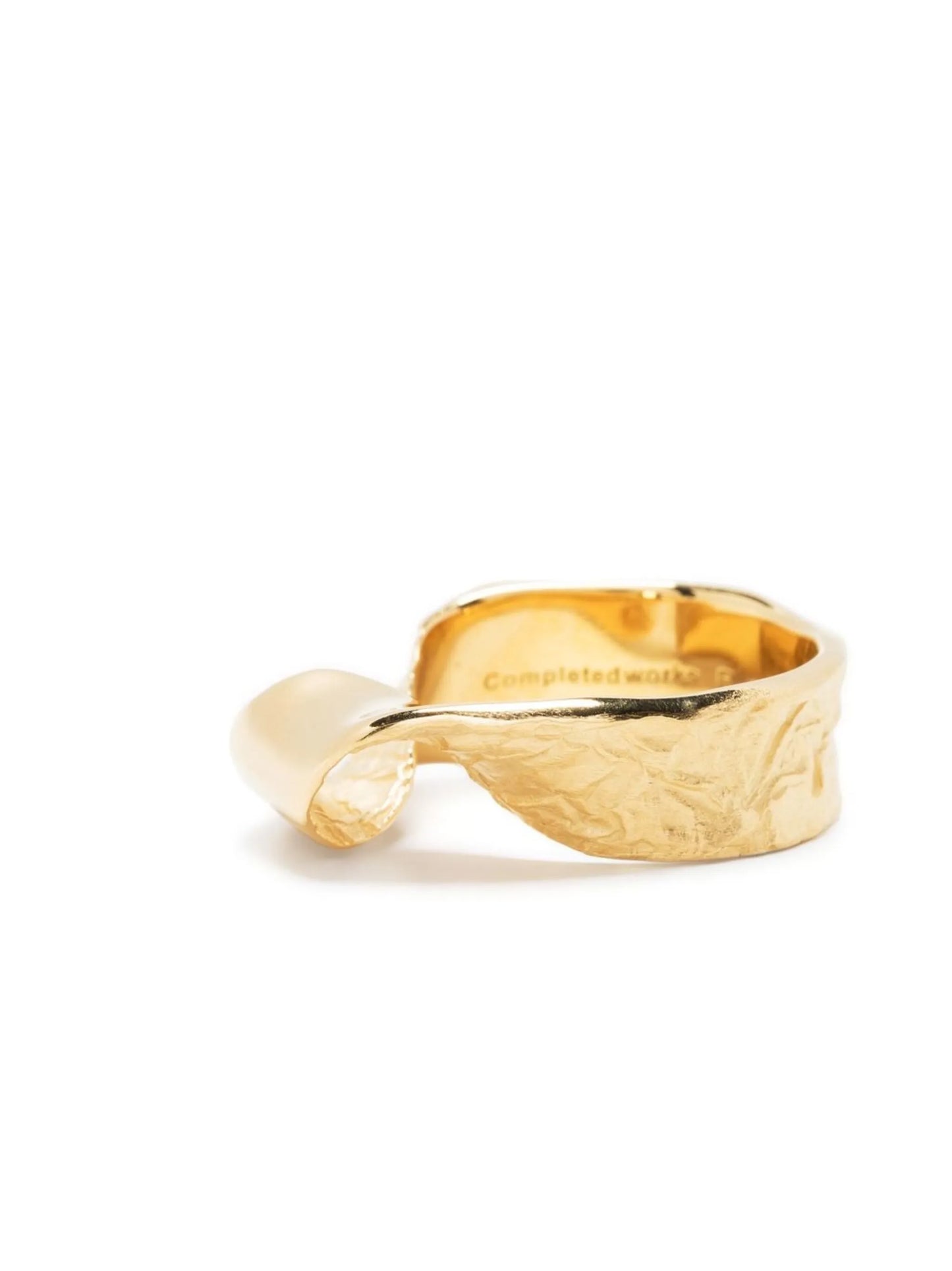 Whirl twisted ring