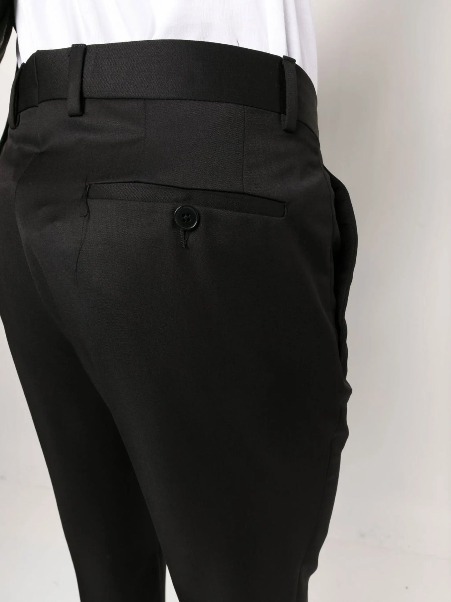 single-breasted tailored suit