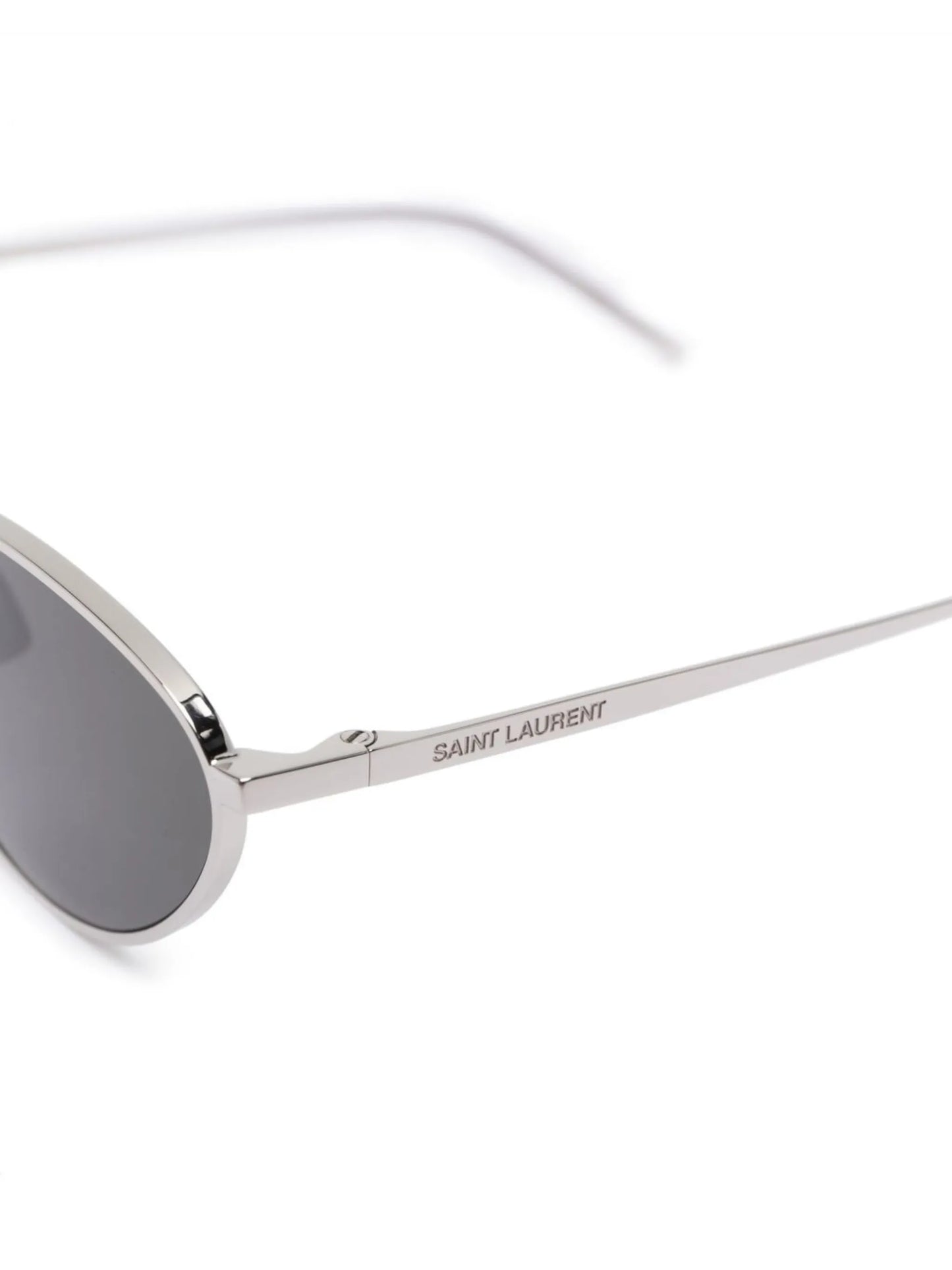 cat-eye tinted sunglasses