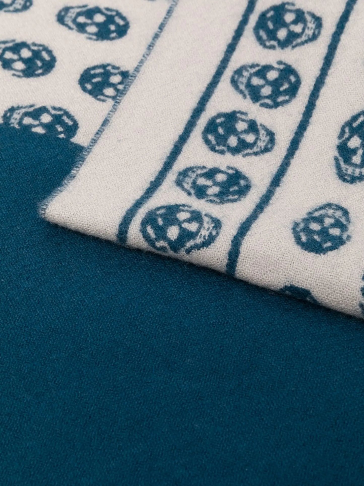 skull-print fringed scarf