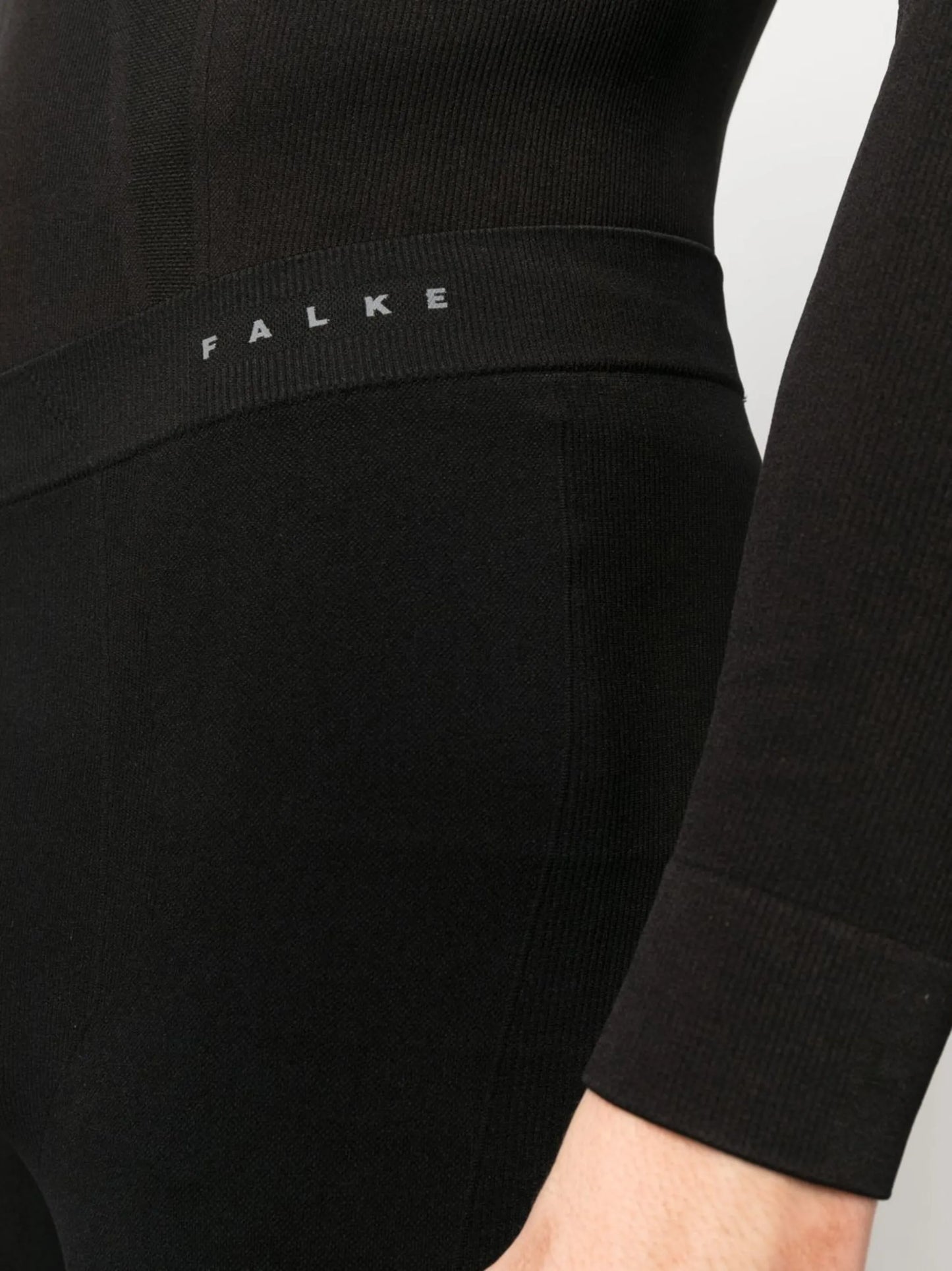 skin-tight compression tights