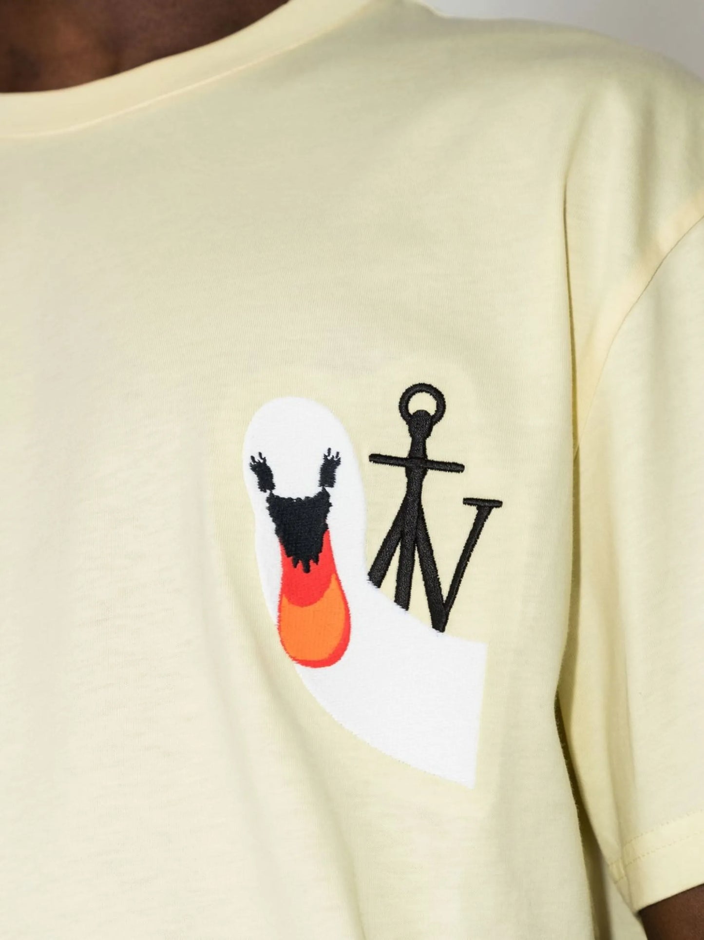 logo-embroidered T-shirt