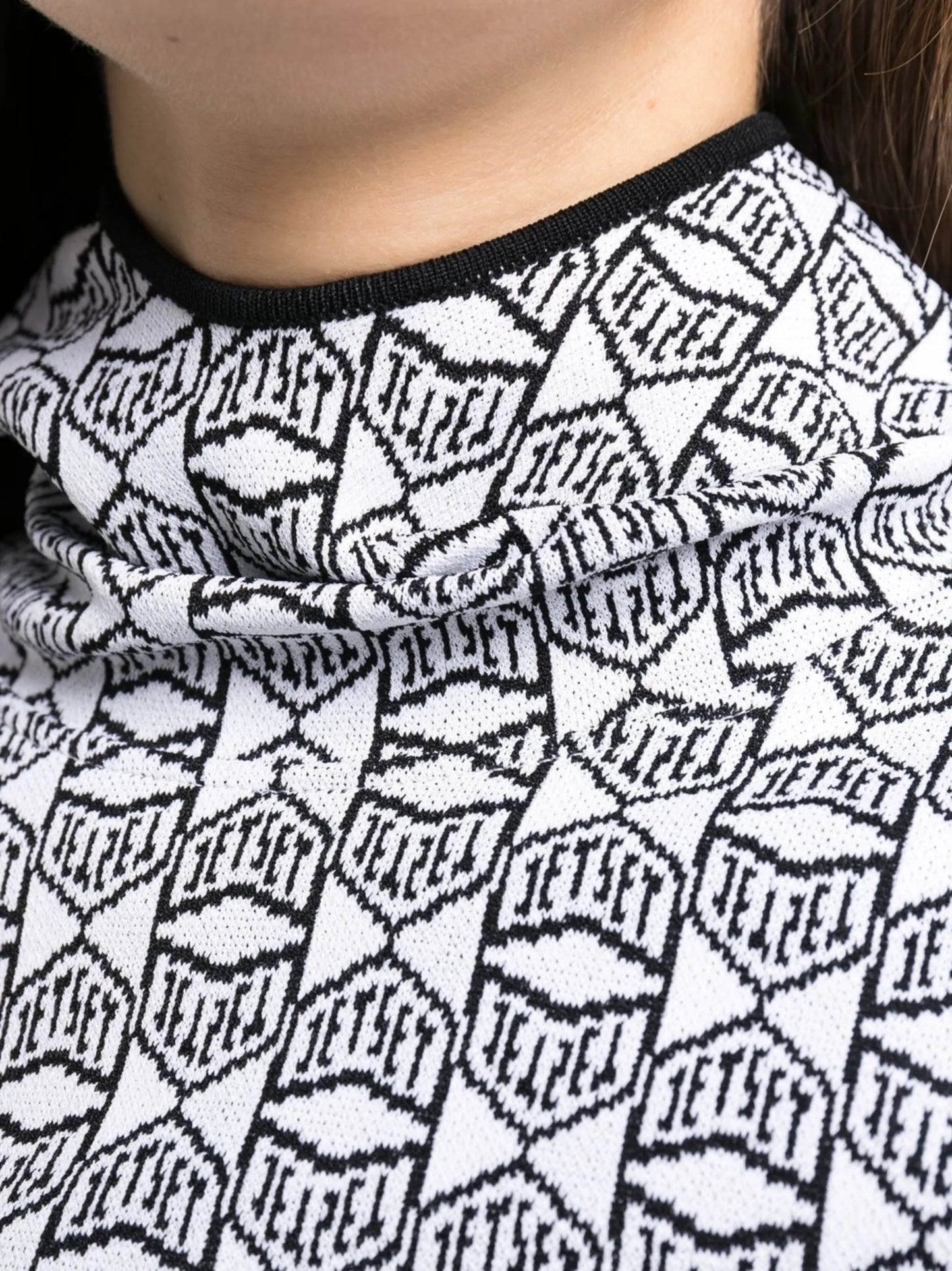 logo-print slim-fit knitted hoodie
