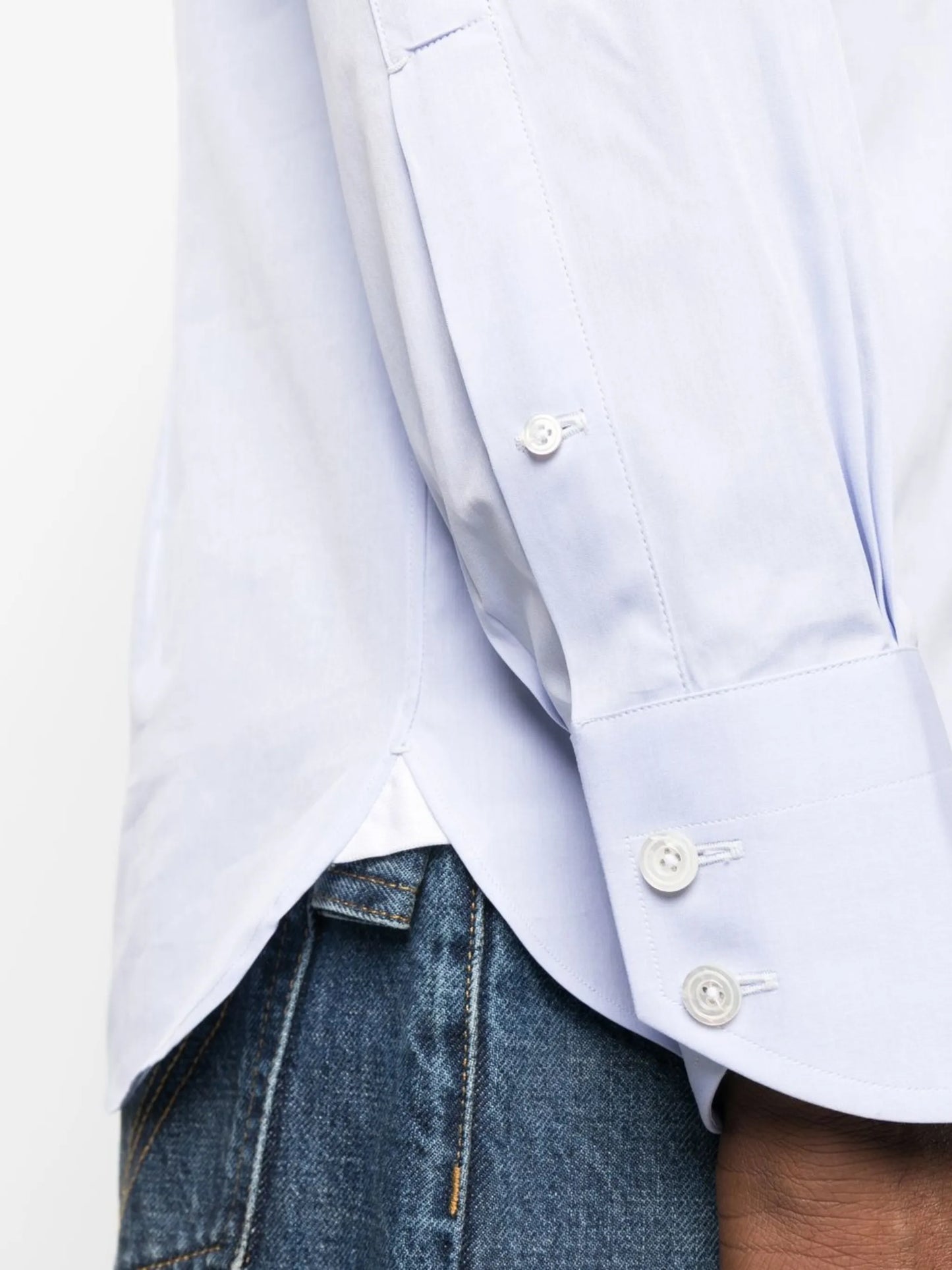 button-fastening long-sleeve shirt