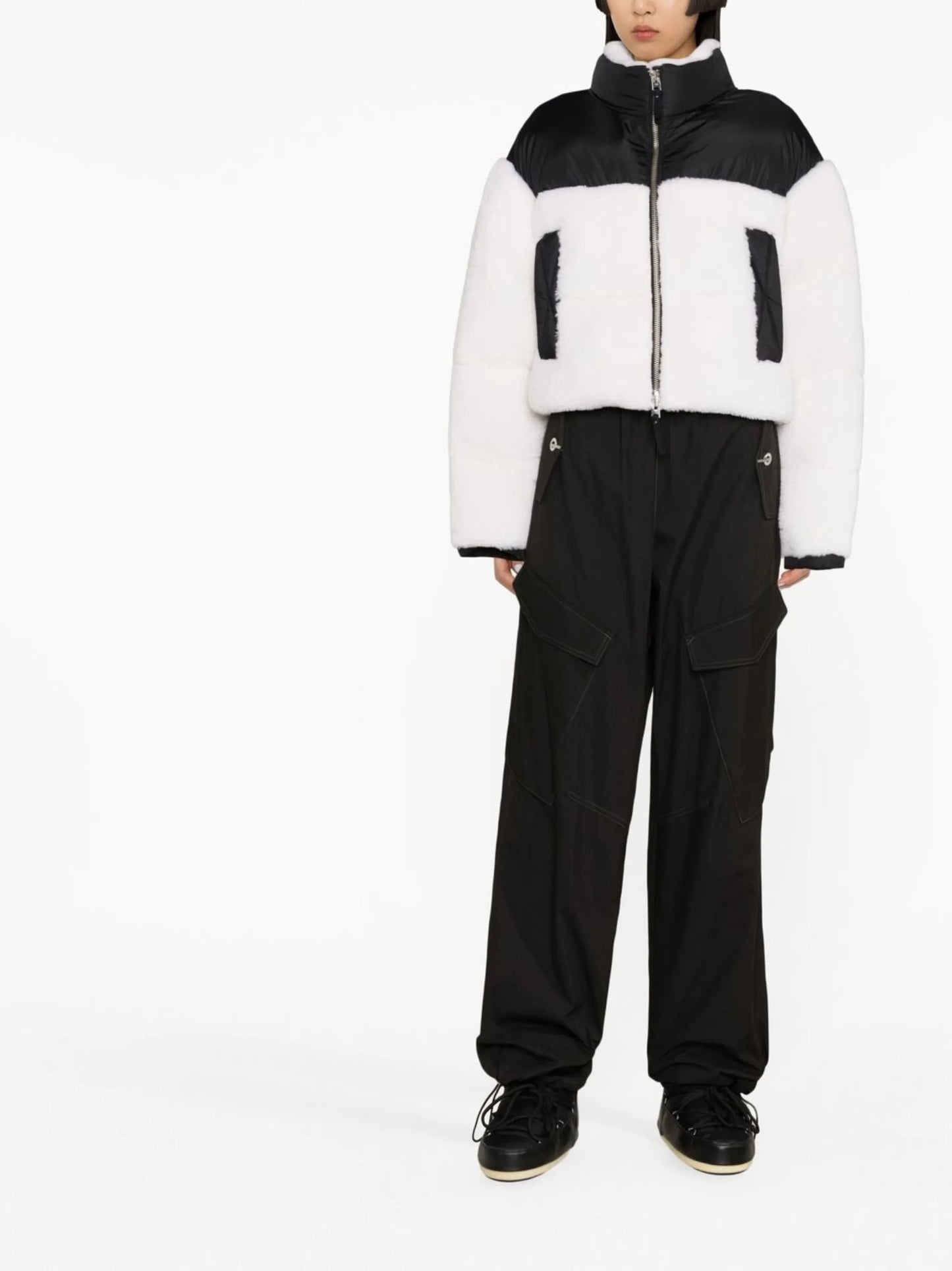 zip-fastening padded jacket