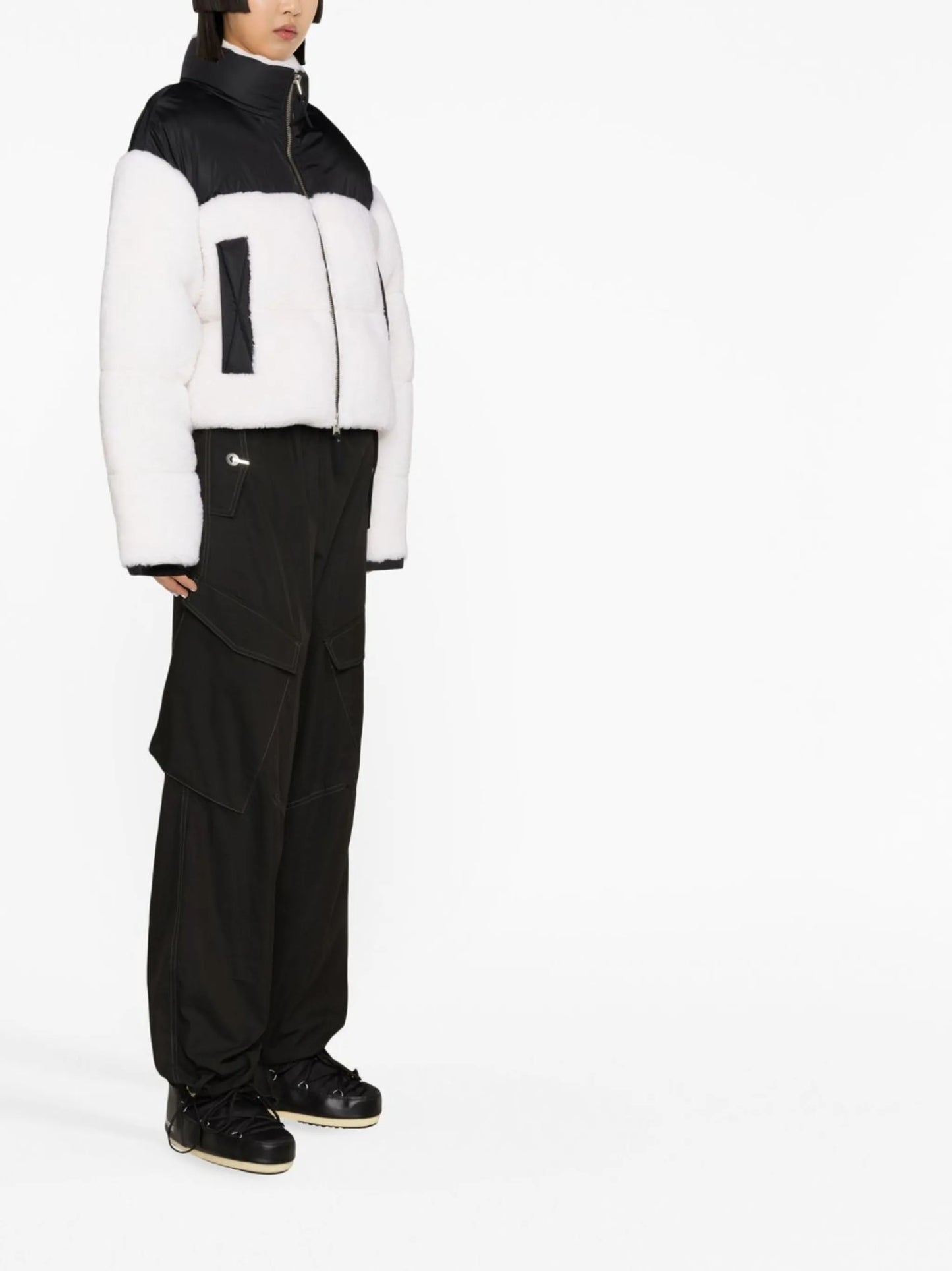 zip-fastening padded jacket