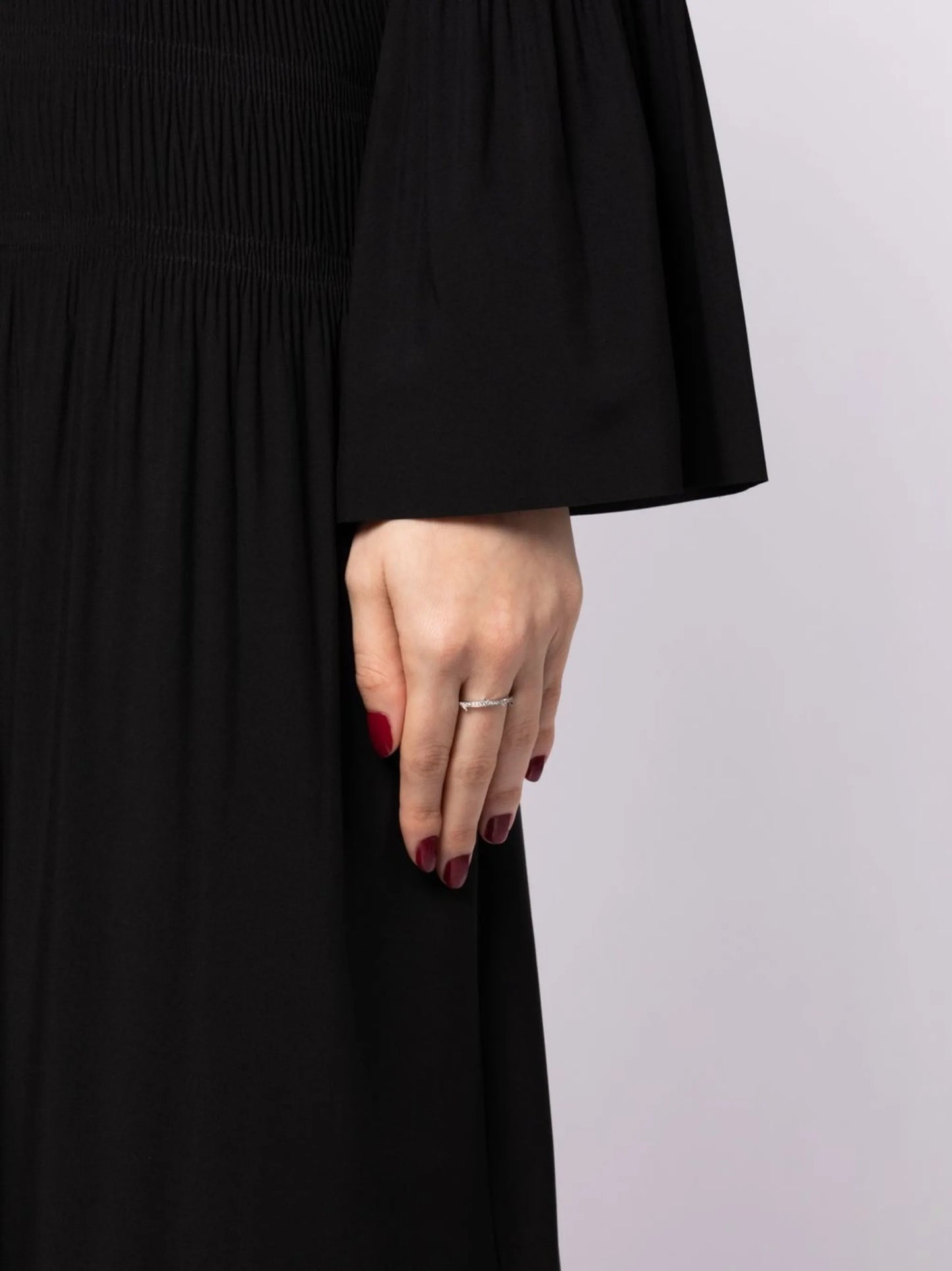 18kt white gold Thorn Stem diamond ring