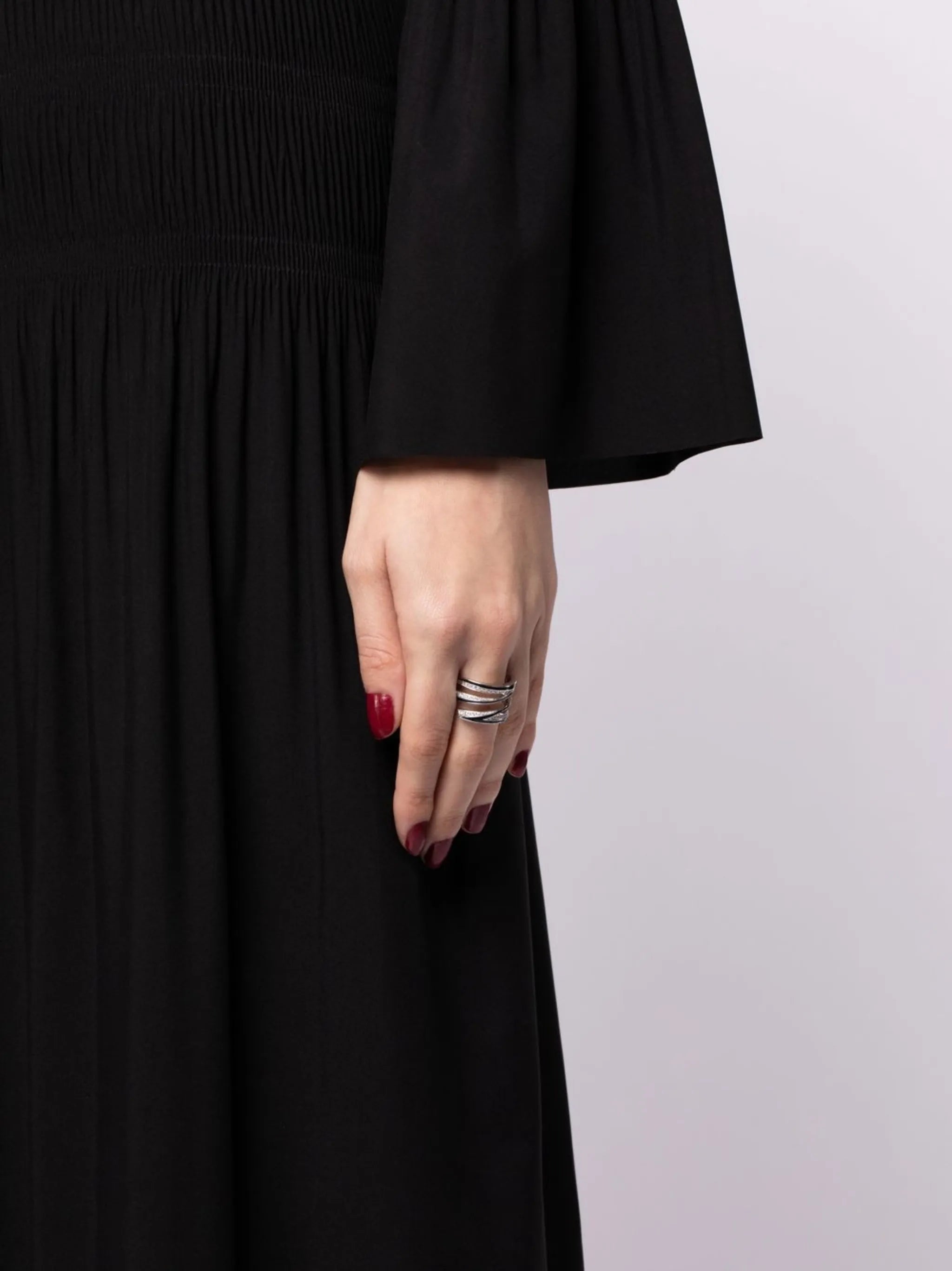 18kt white gold Vertigo Infinity diamond ring