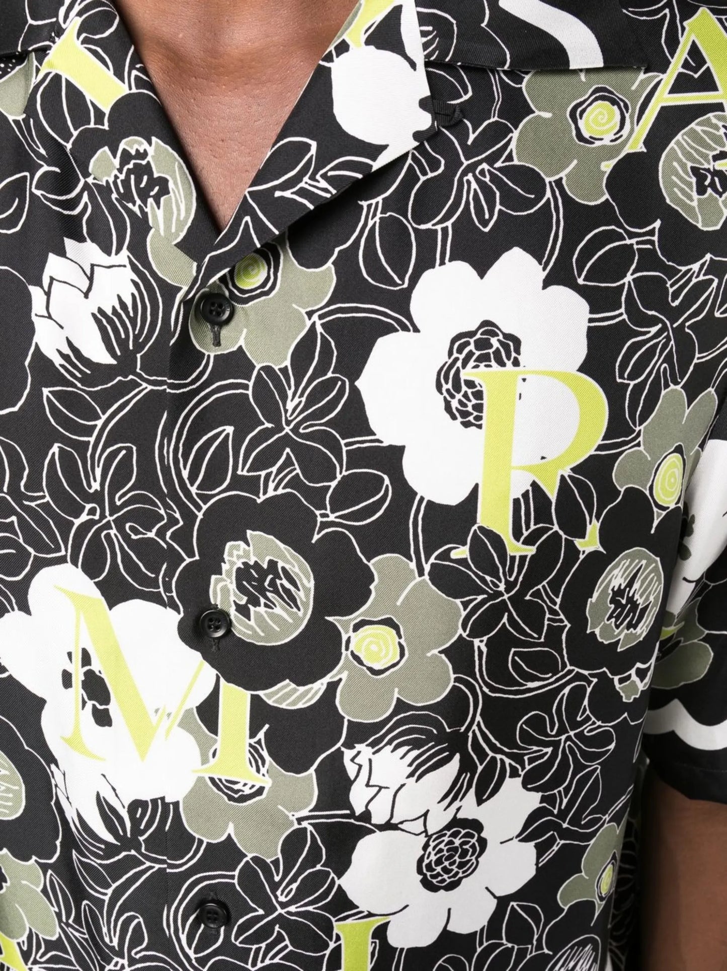 floral-print short-sleeved shirt