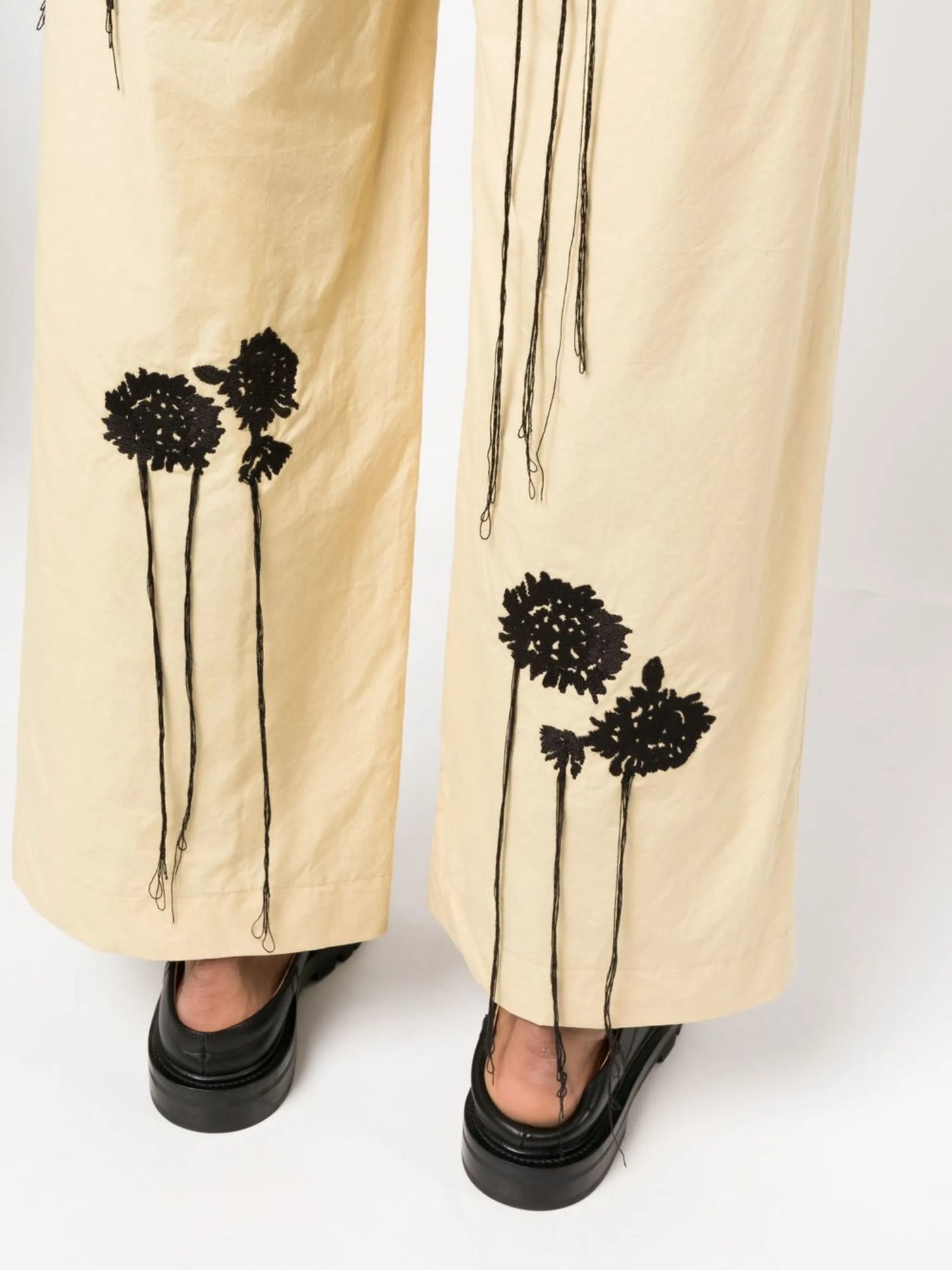 floral-print cropped trousers