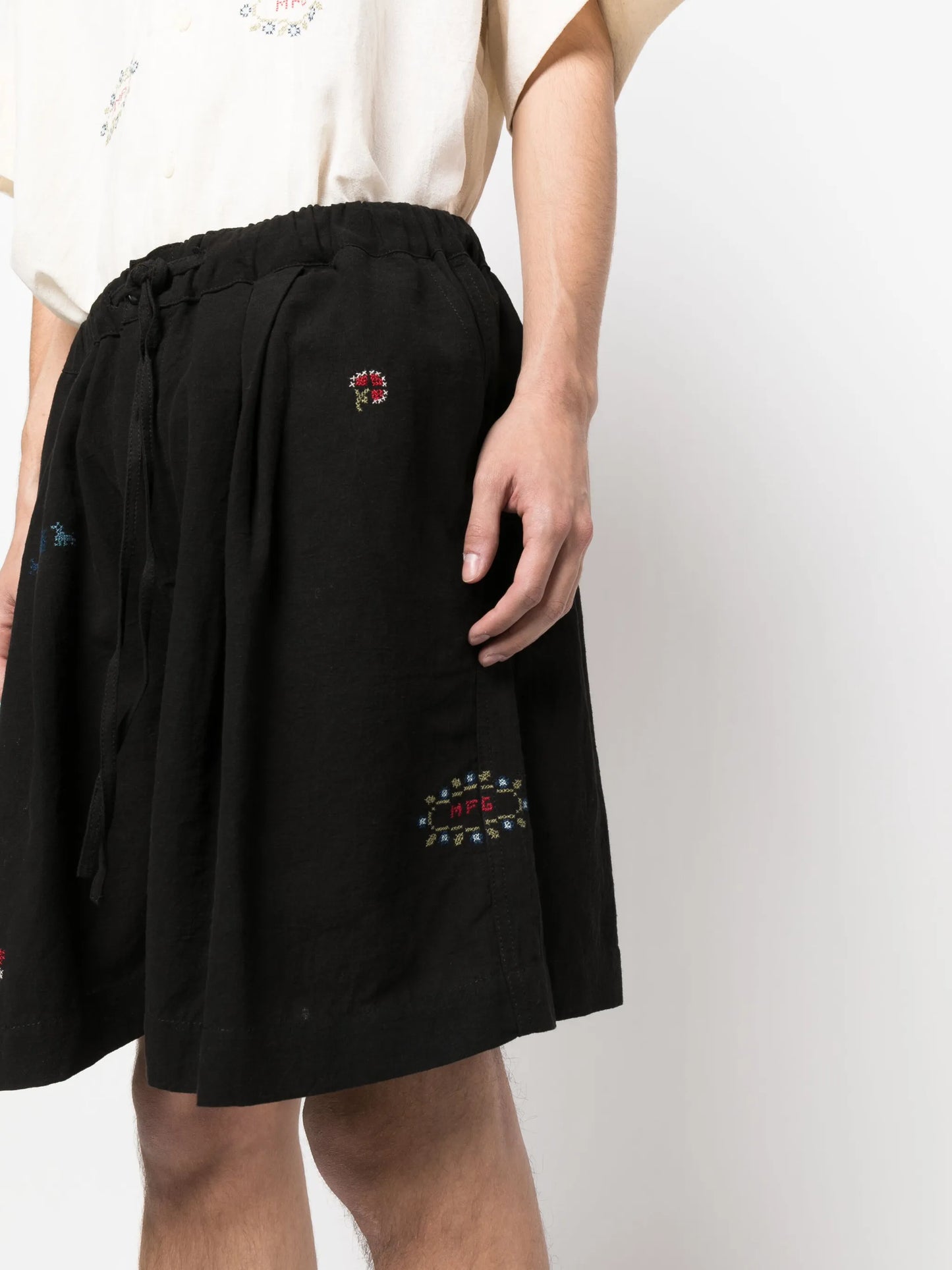 embroidered-detail Bermuda shorts