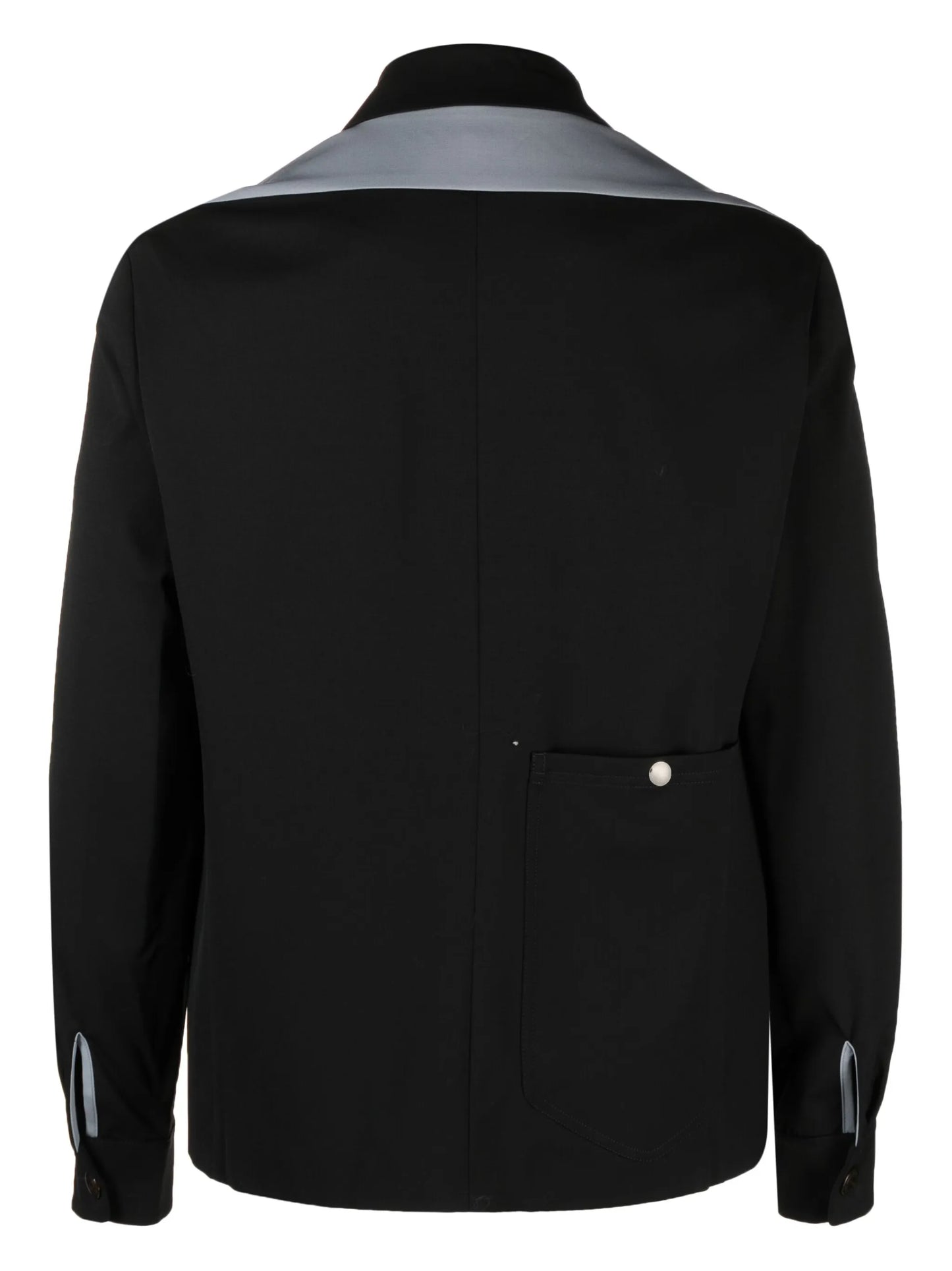 long-sleeved lightweight jacket