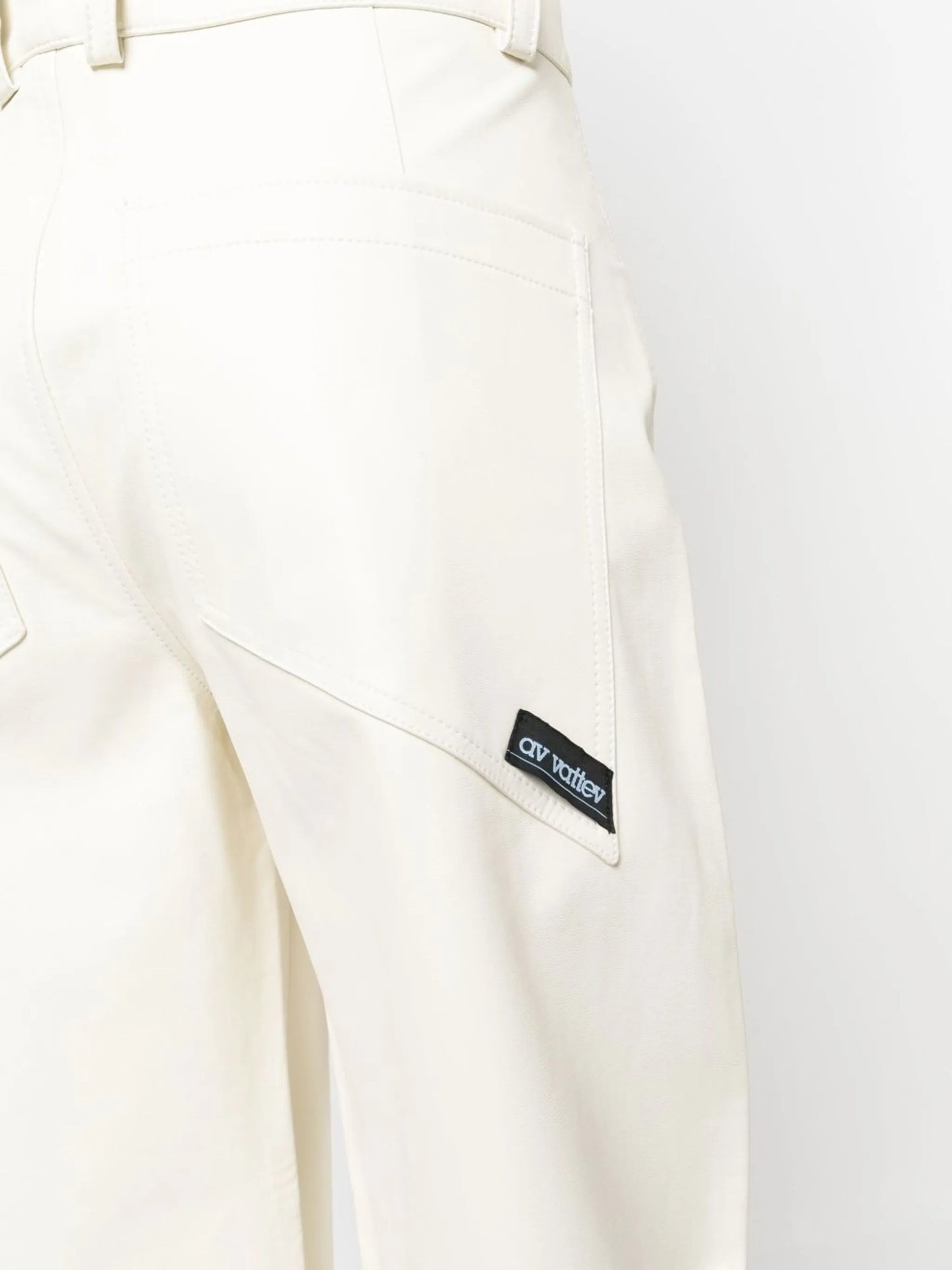 straight-leg baggy trousers