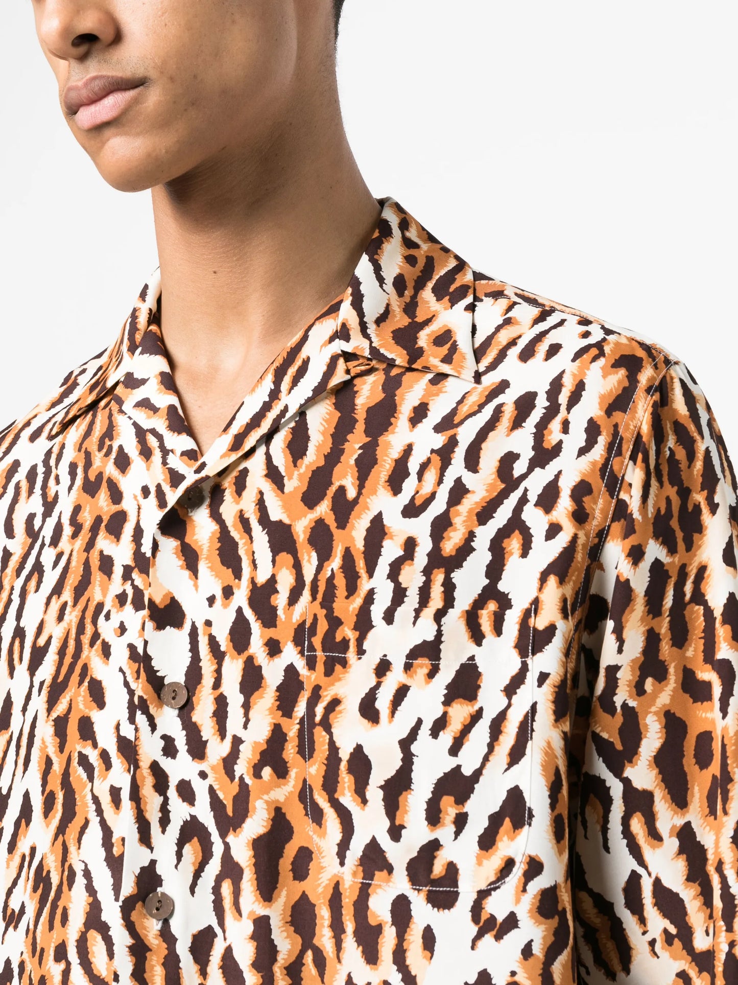 leopard-print long-sleeved shirt