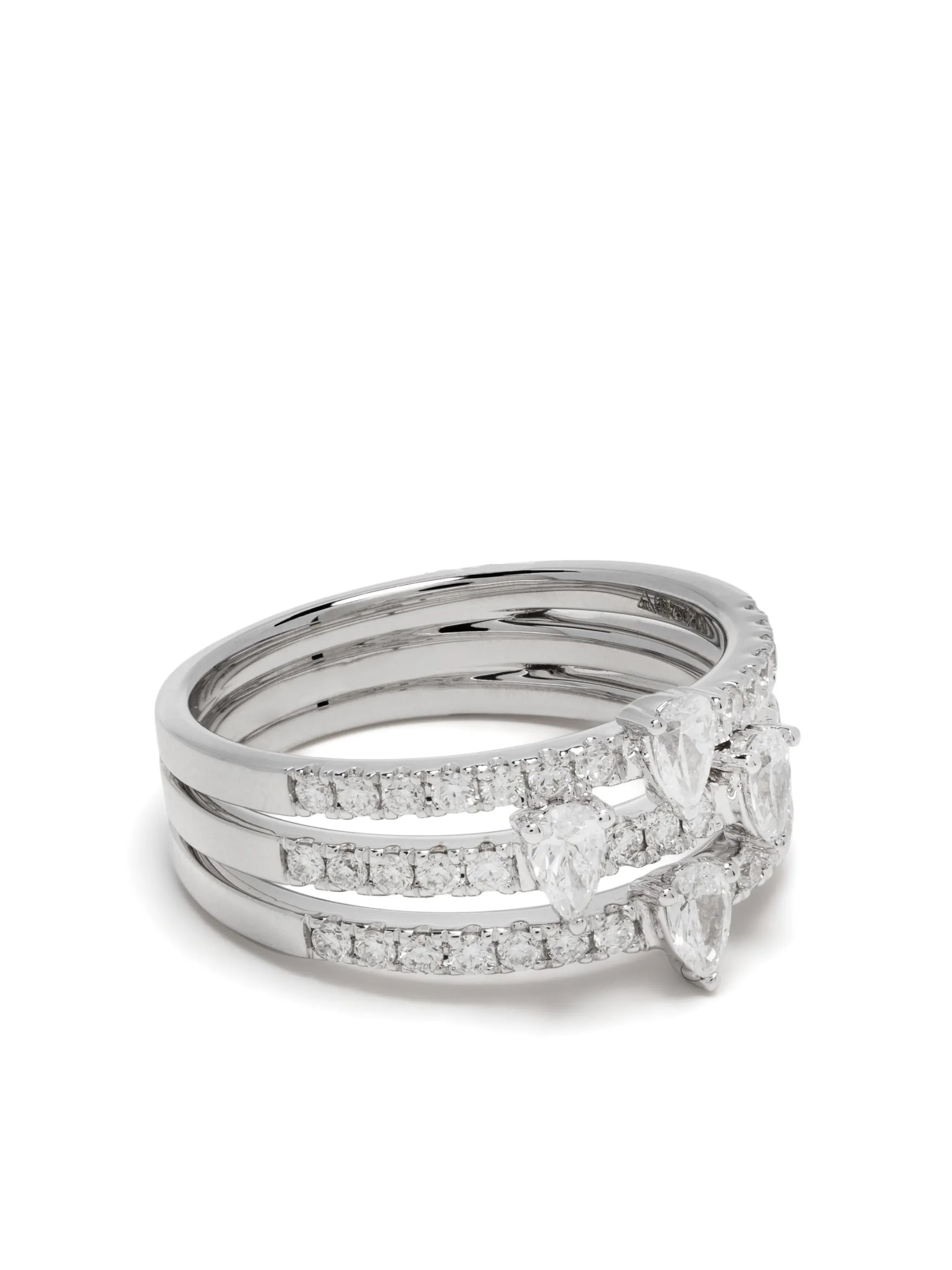 18kt white gold diamond ring