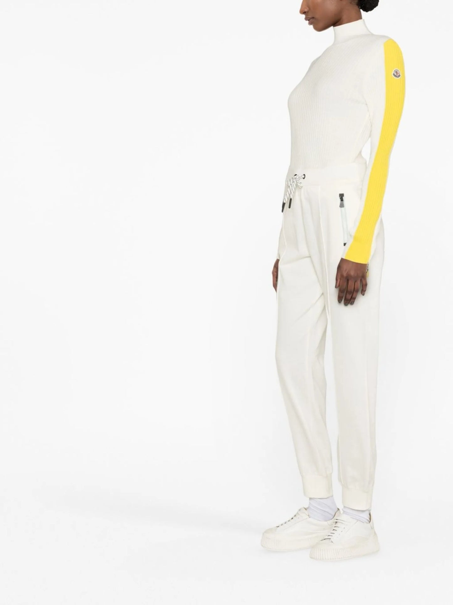 Daynamic track pants
