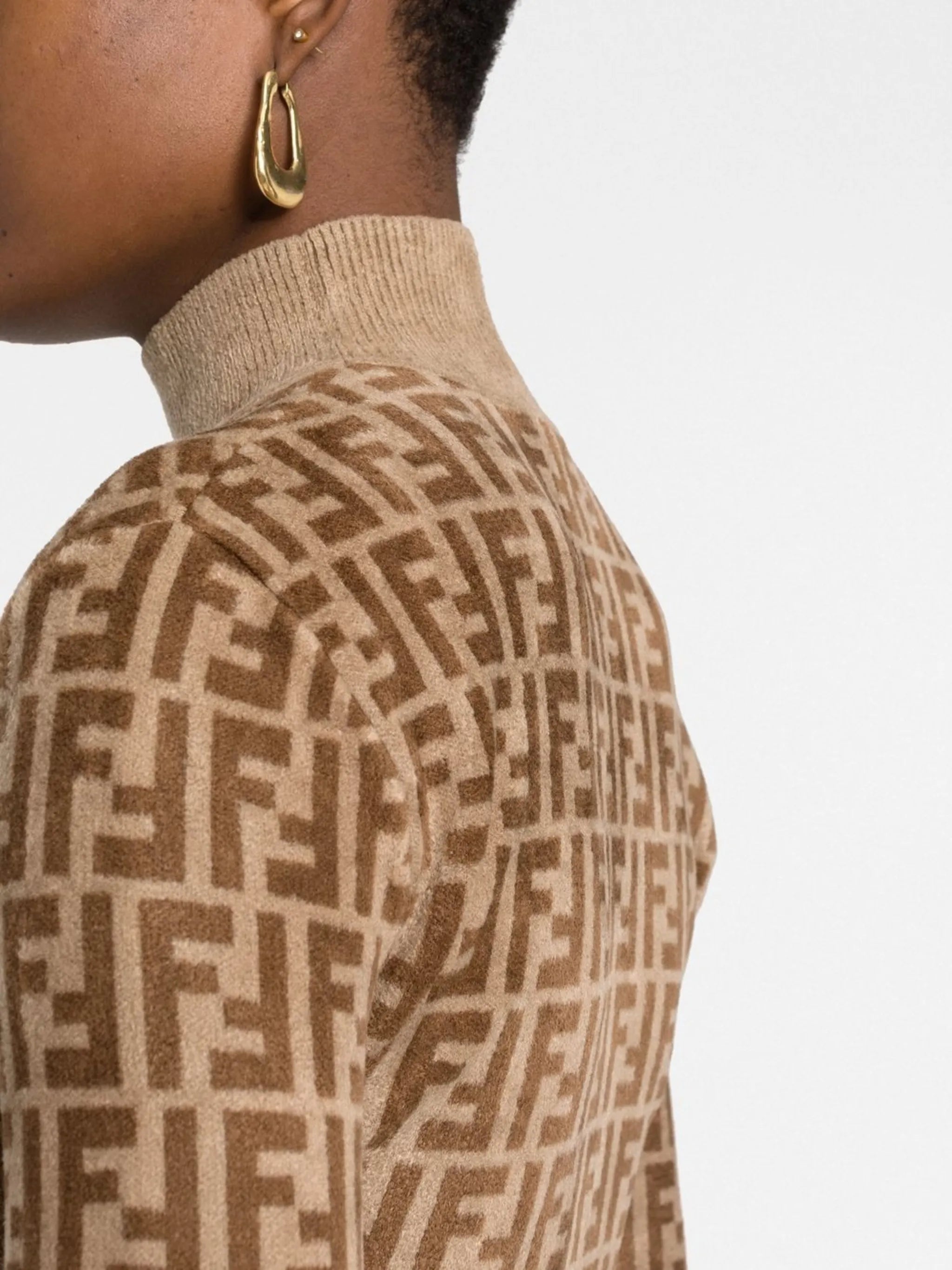 intarsia-knit logo top