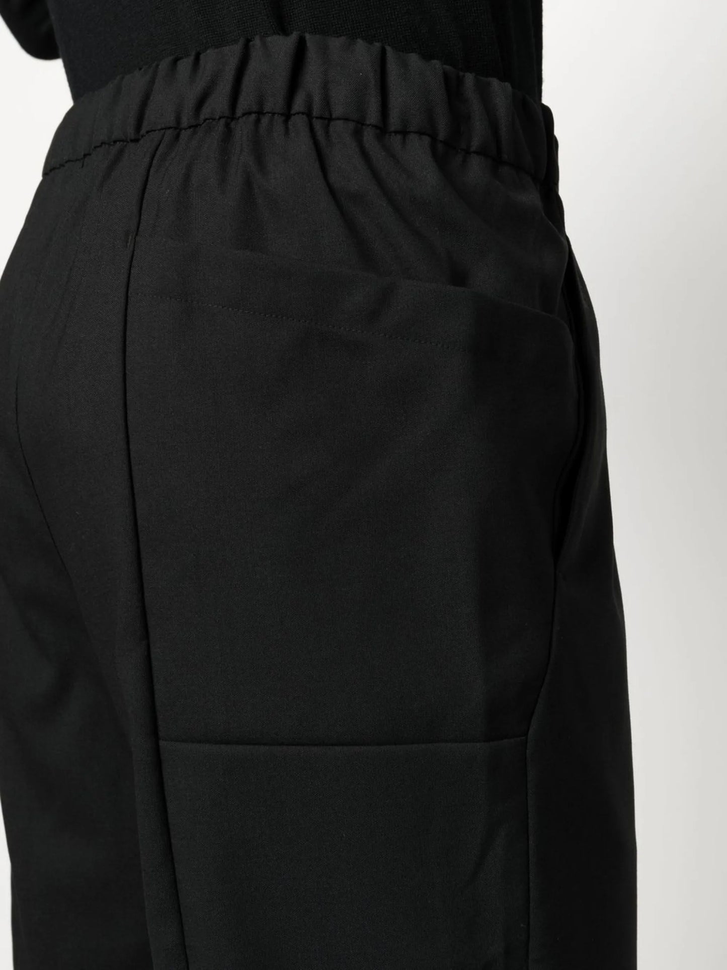 elasticated-waist straight-leg trousers