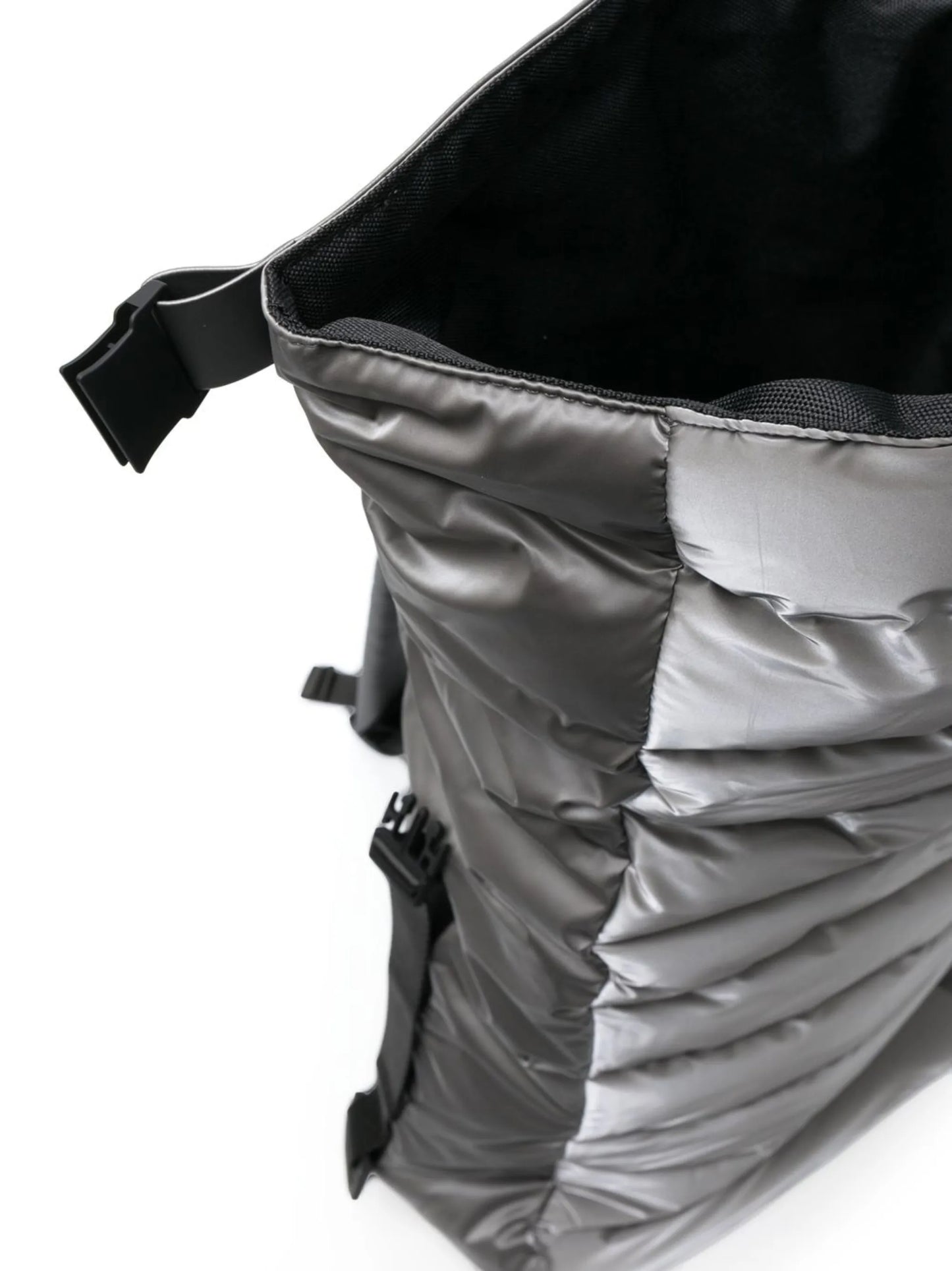 padded buckle-fastening backpack
