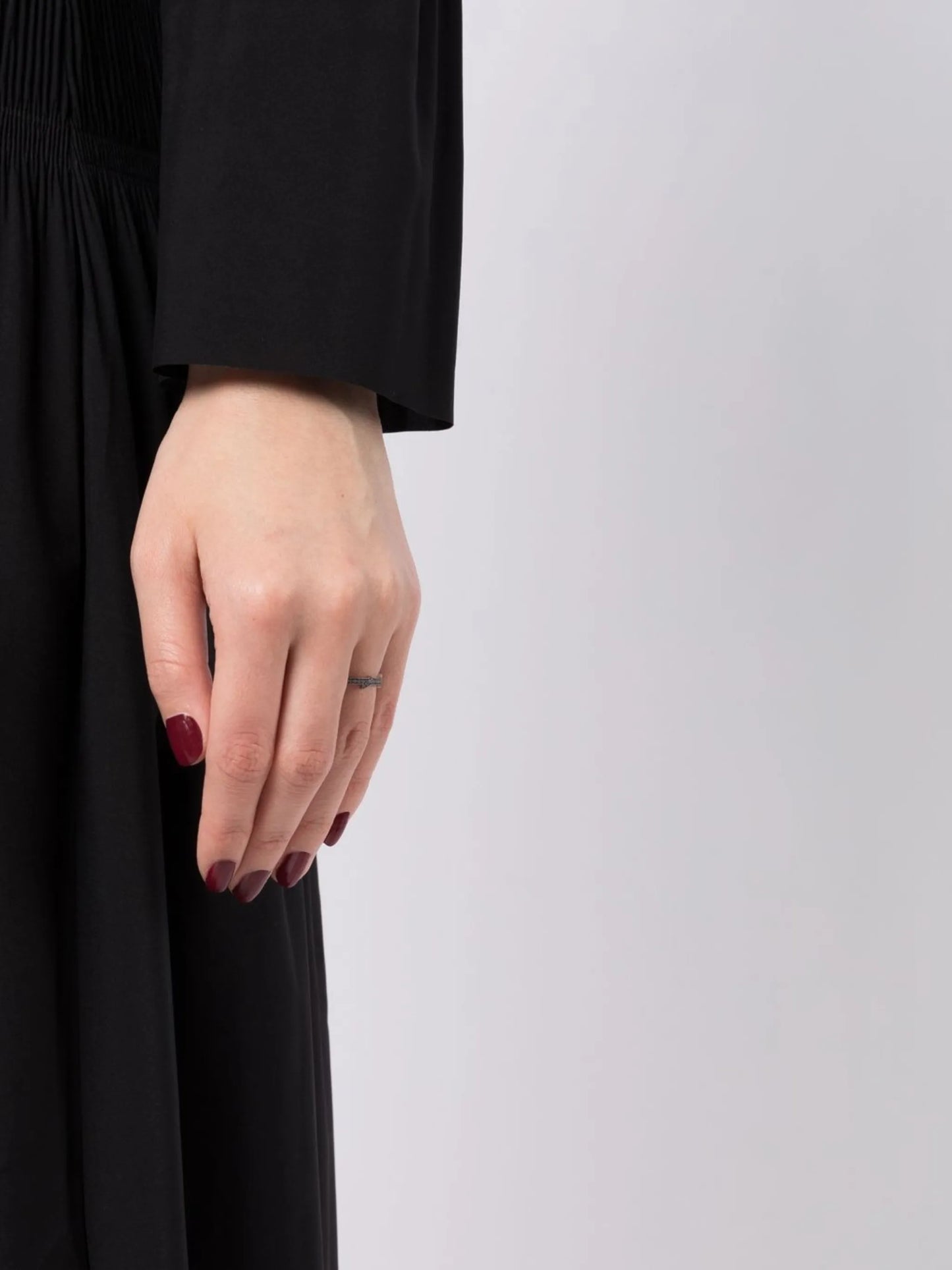 18kt white gold Thorn Stem diamond ring