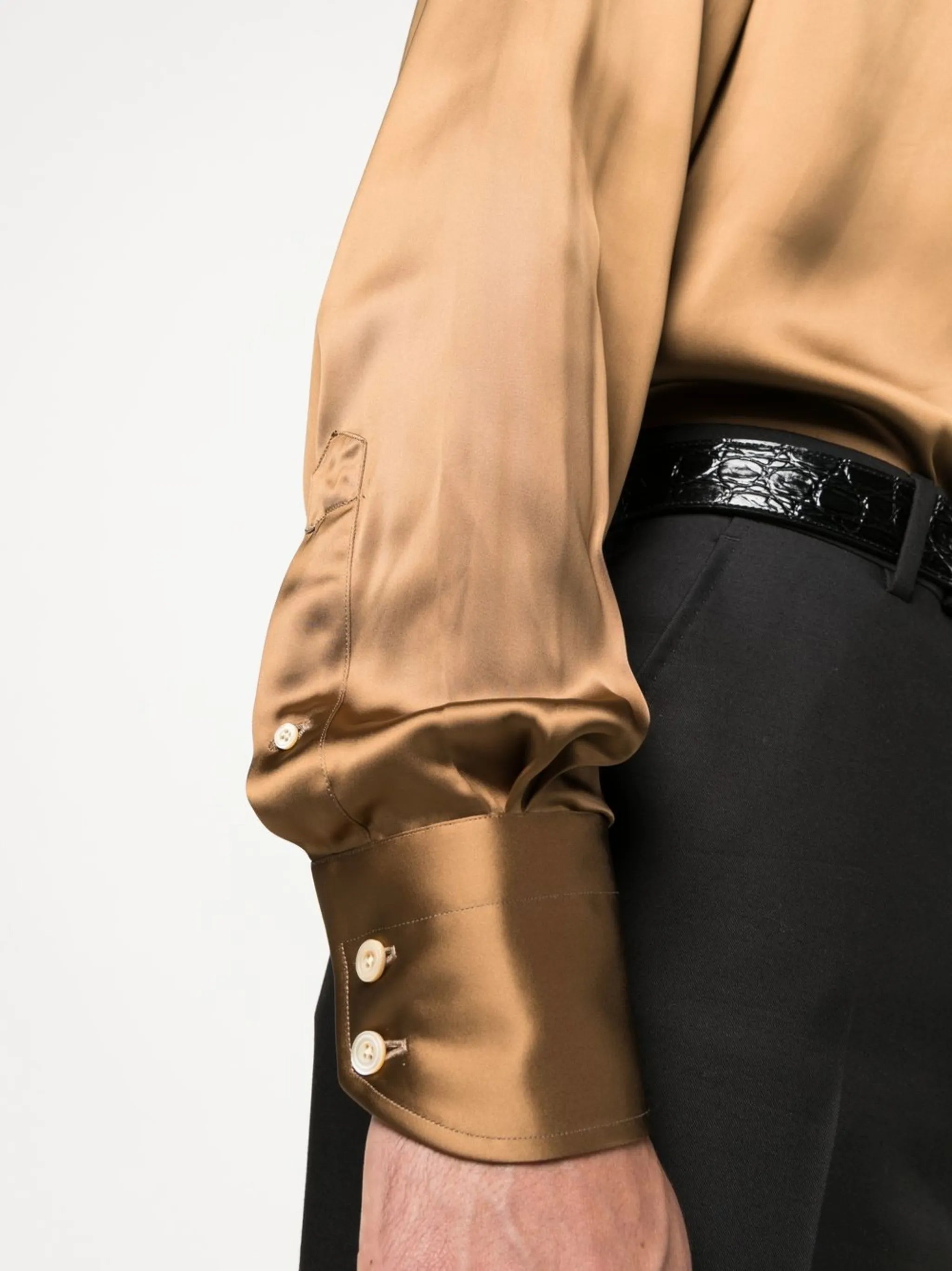 fitted-cuff shirt