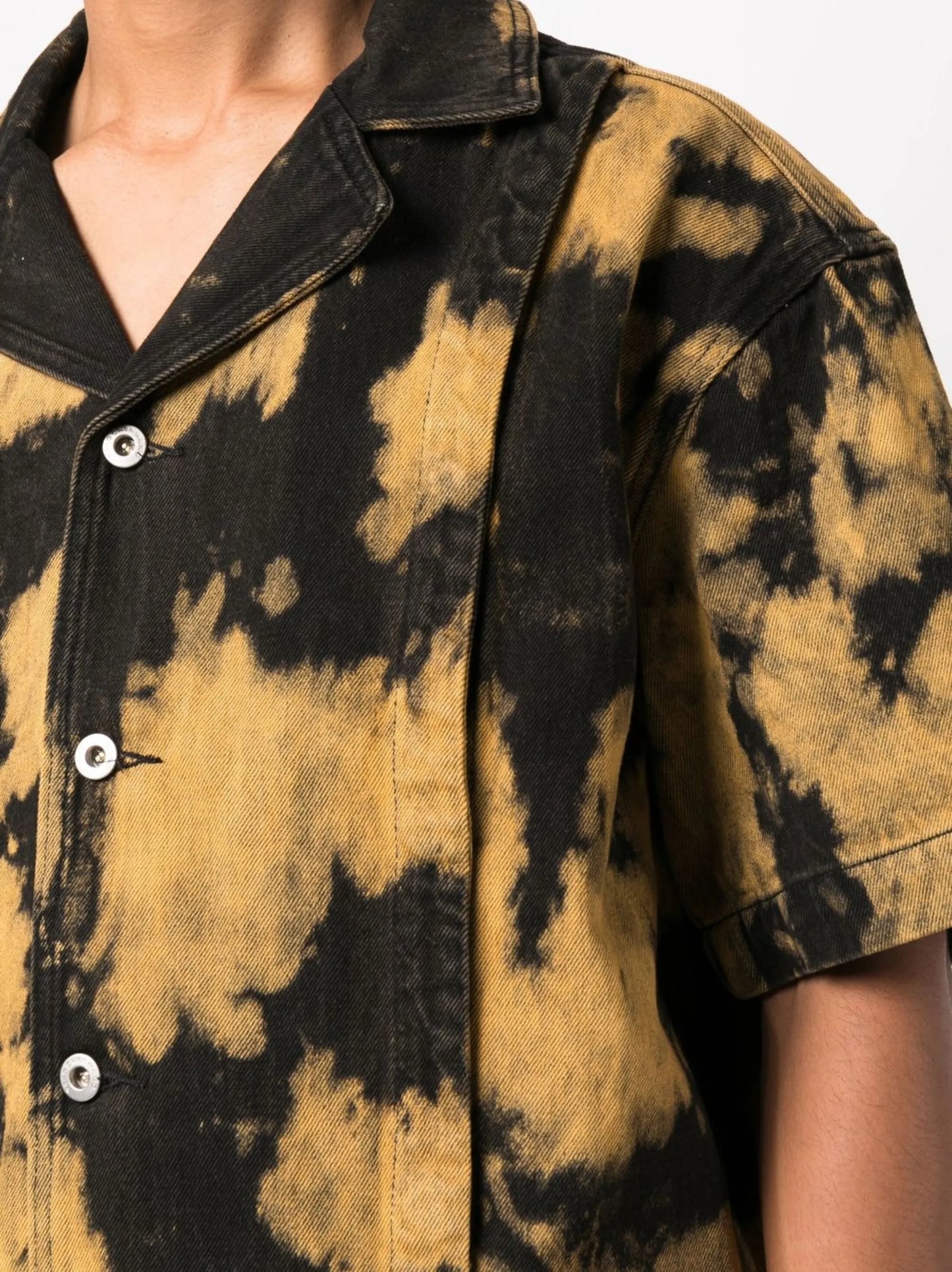tie-dye short-sleeved shirt