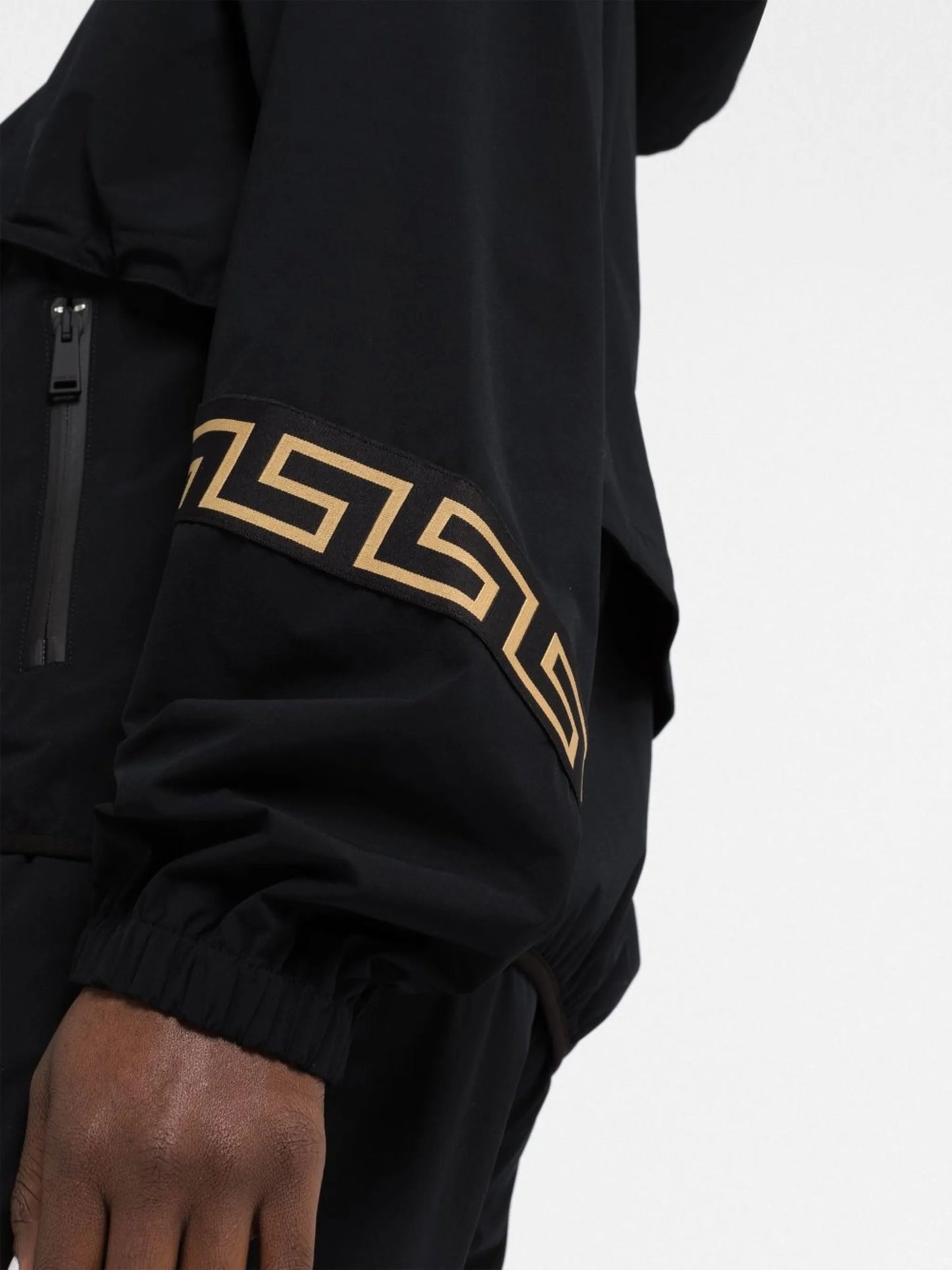 Grace-pattern zip-fastening jacket