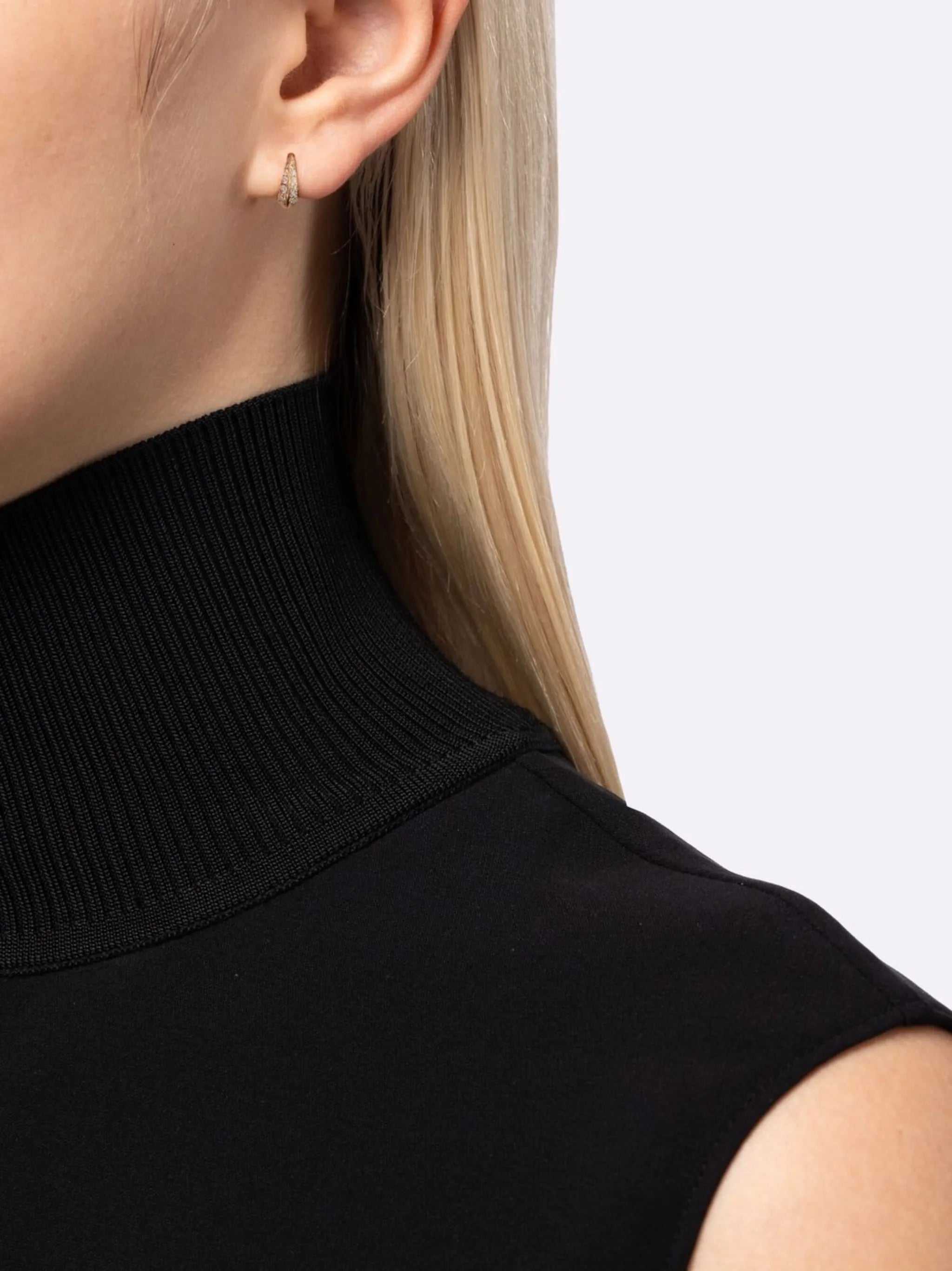 18kt yellow gold Double Sided diamond hoop earring