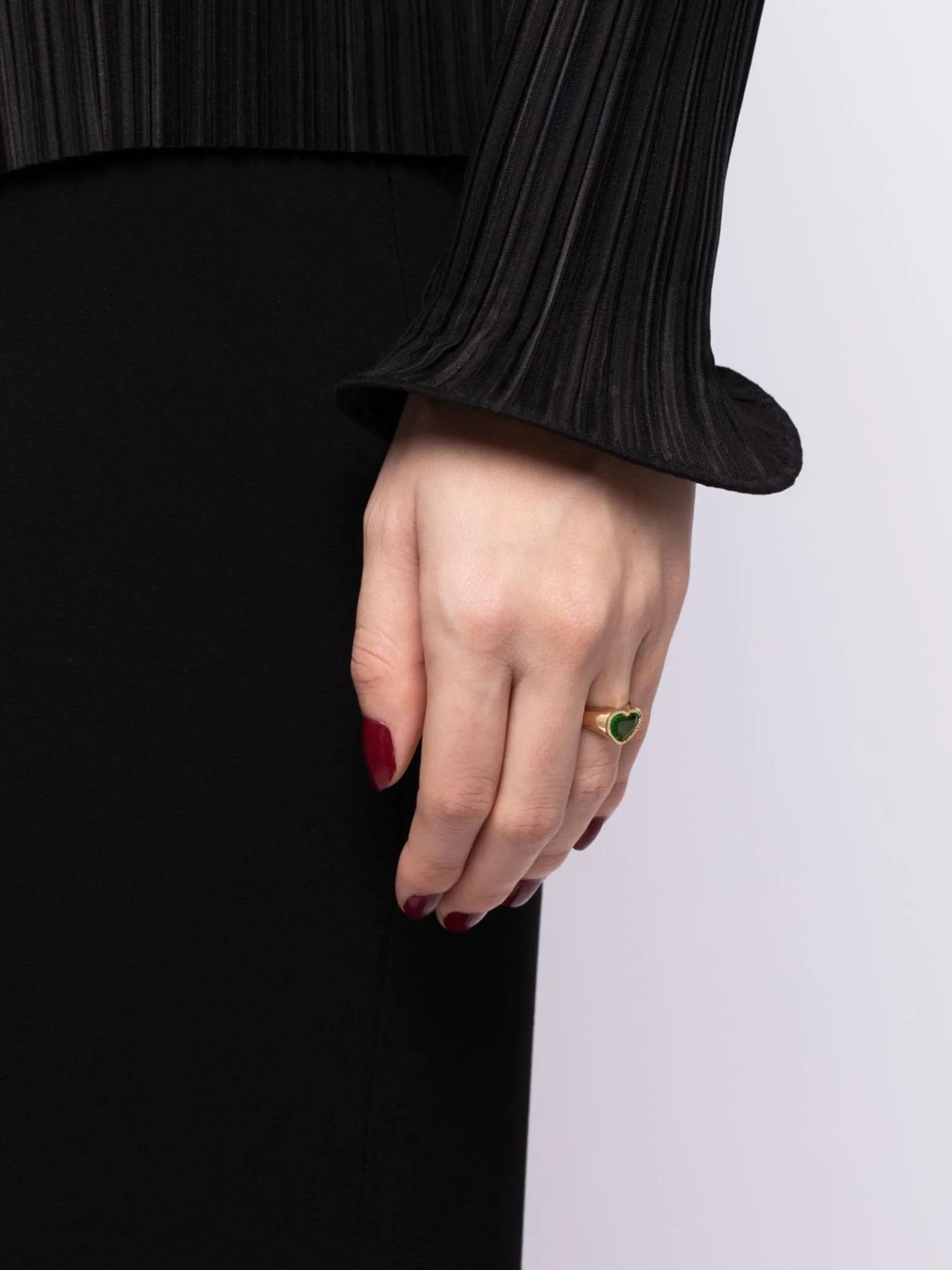 9kt yellow Baby Coeur ring