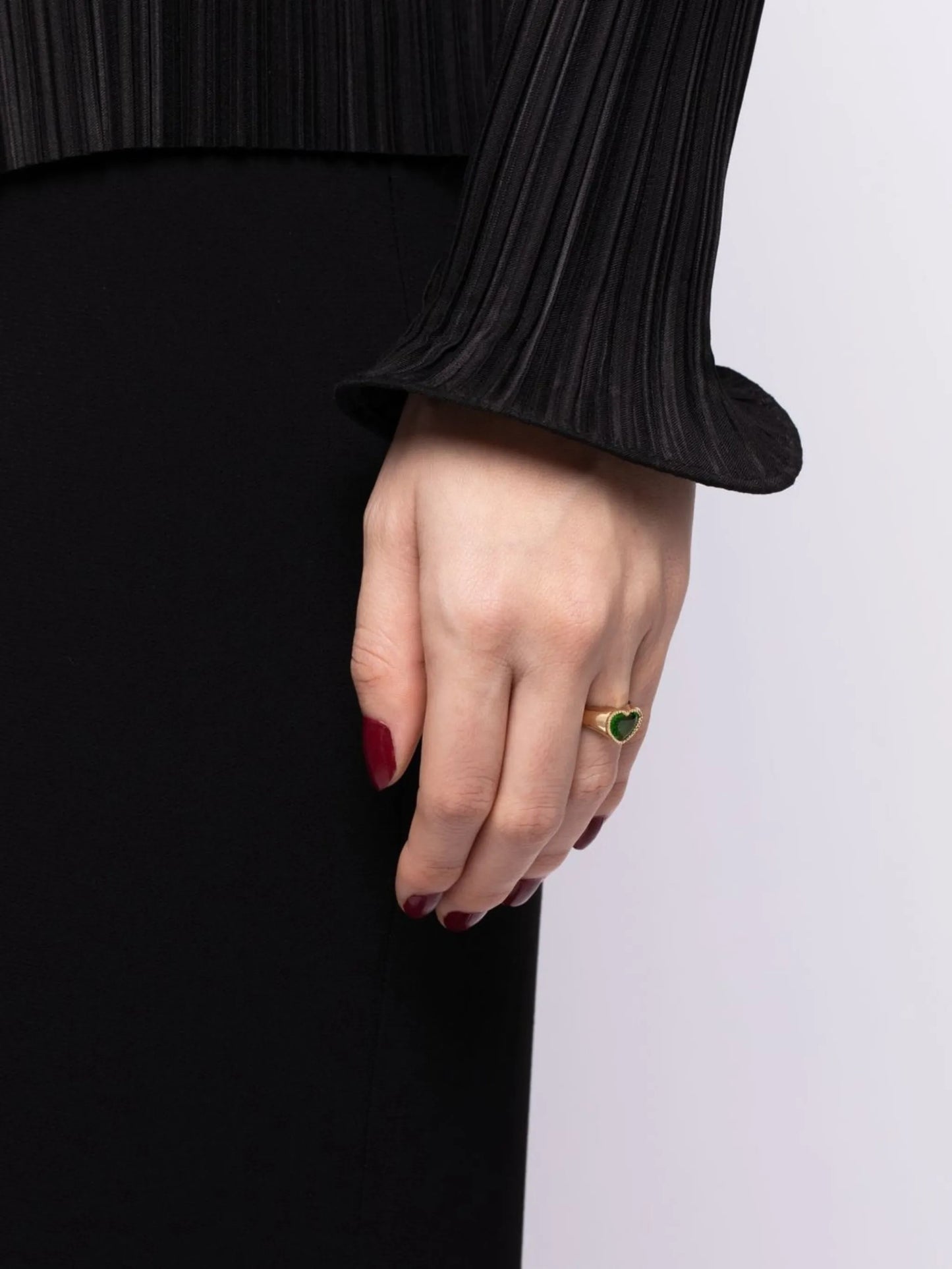 9kt yellow Baby Coeur ring
