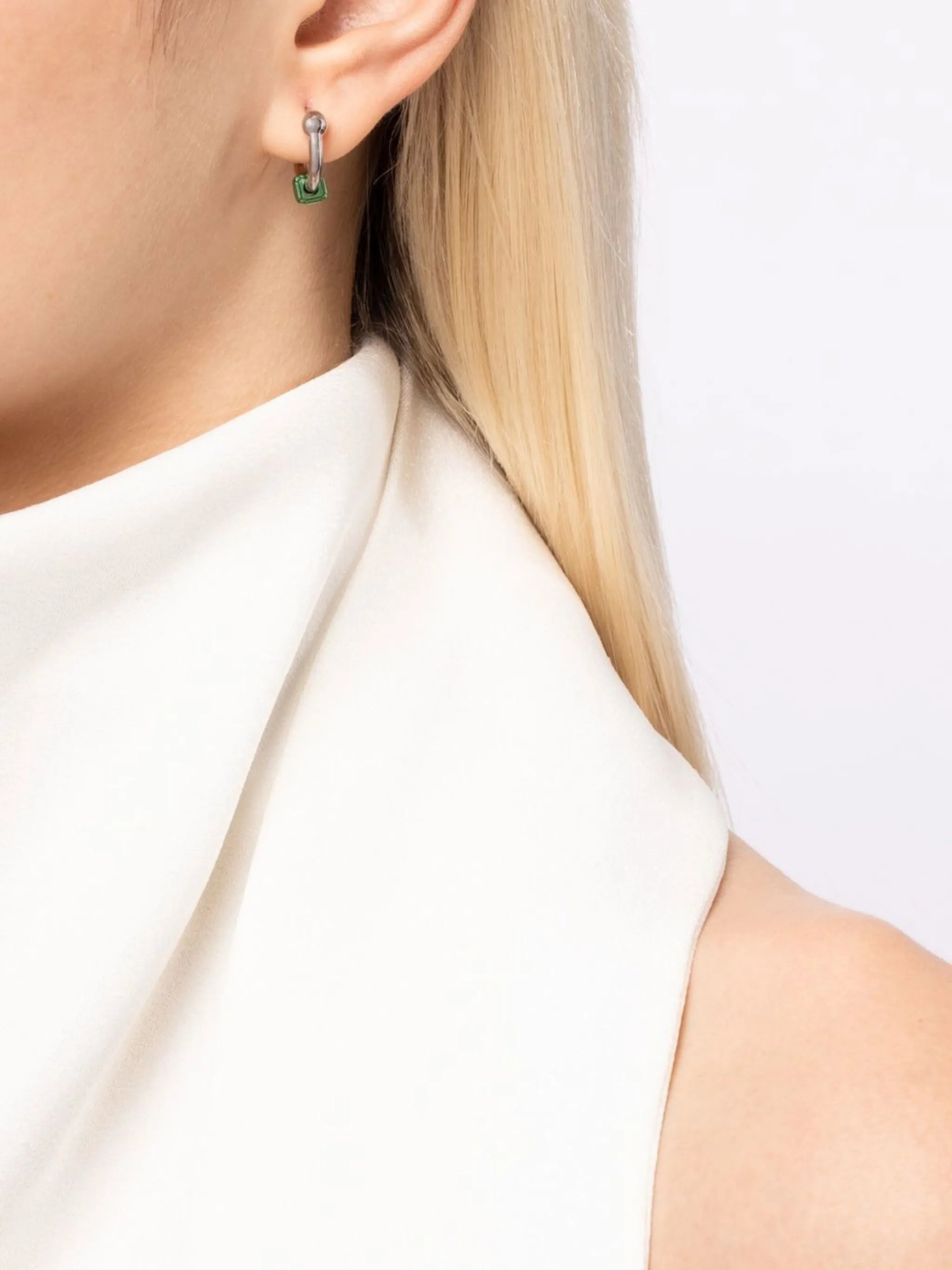 18kt white gold Square mini hoop earring