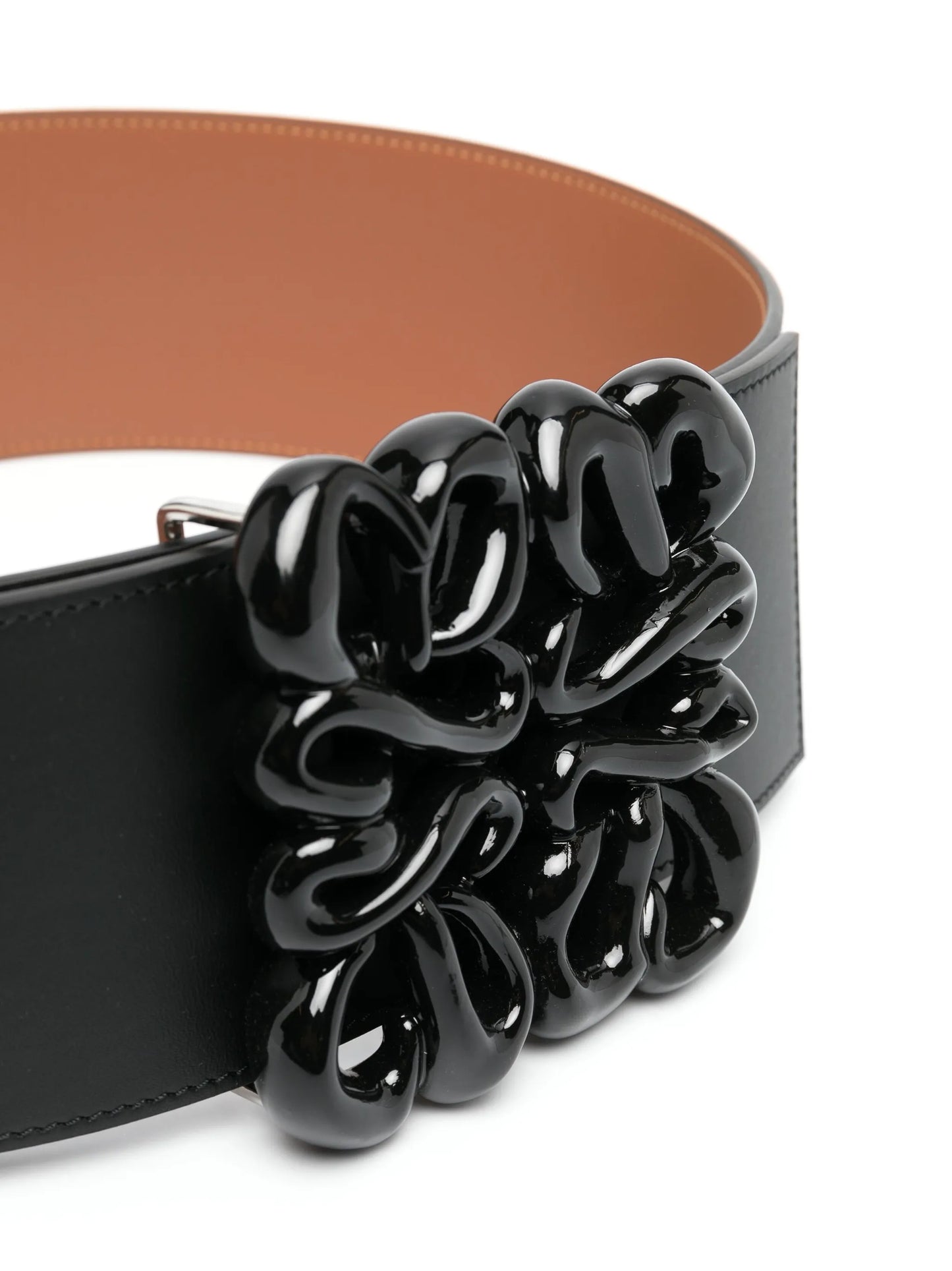 logo-buckle belt