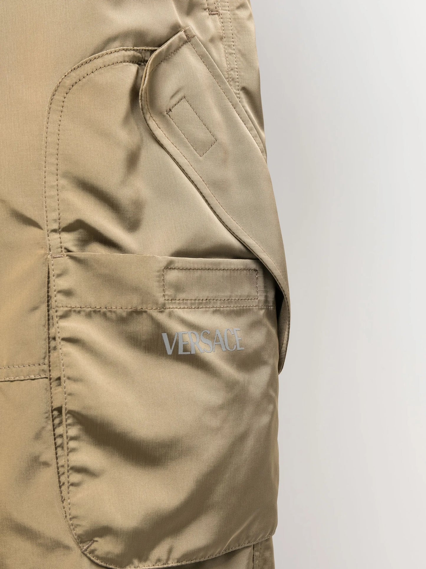 drawstring-waist shorts