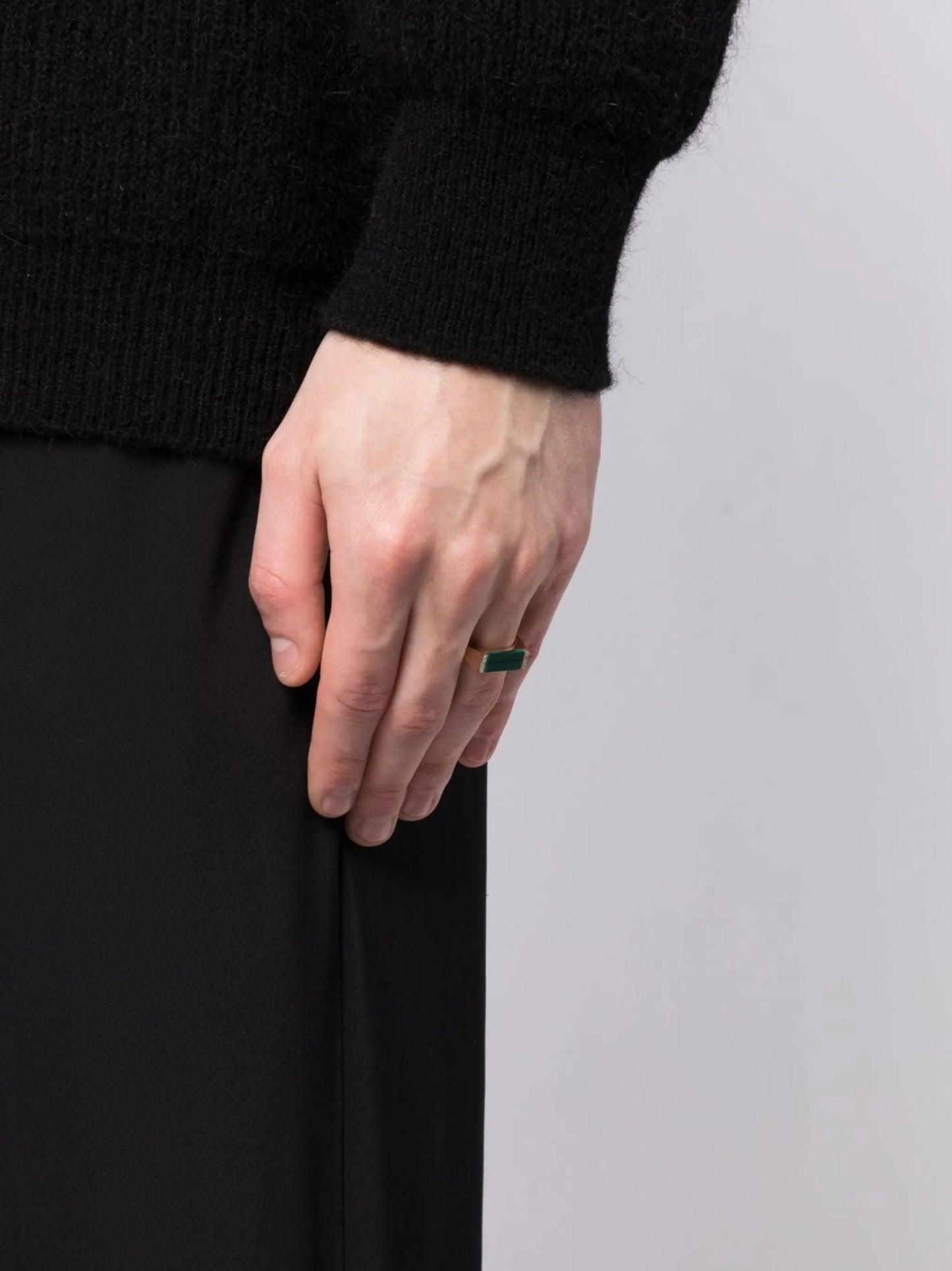 Overlap pinky ring