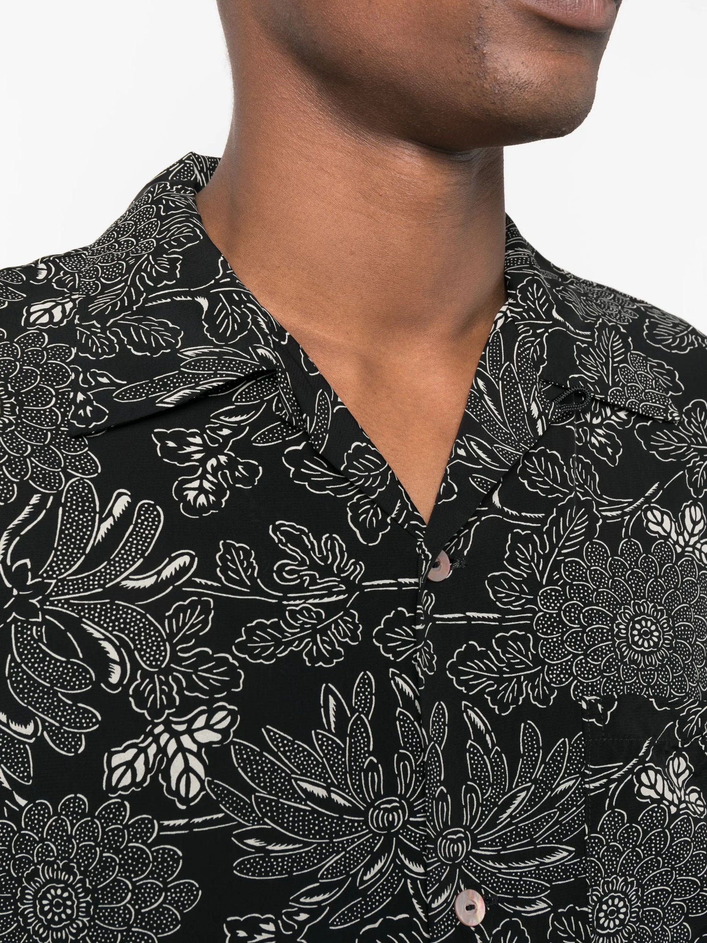 floral-print short-sleeved shirt