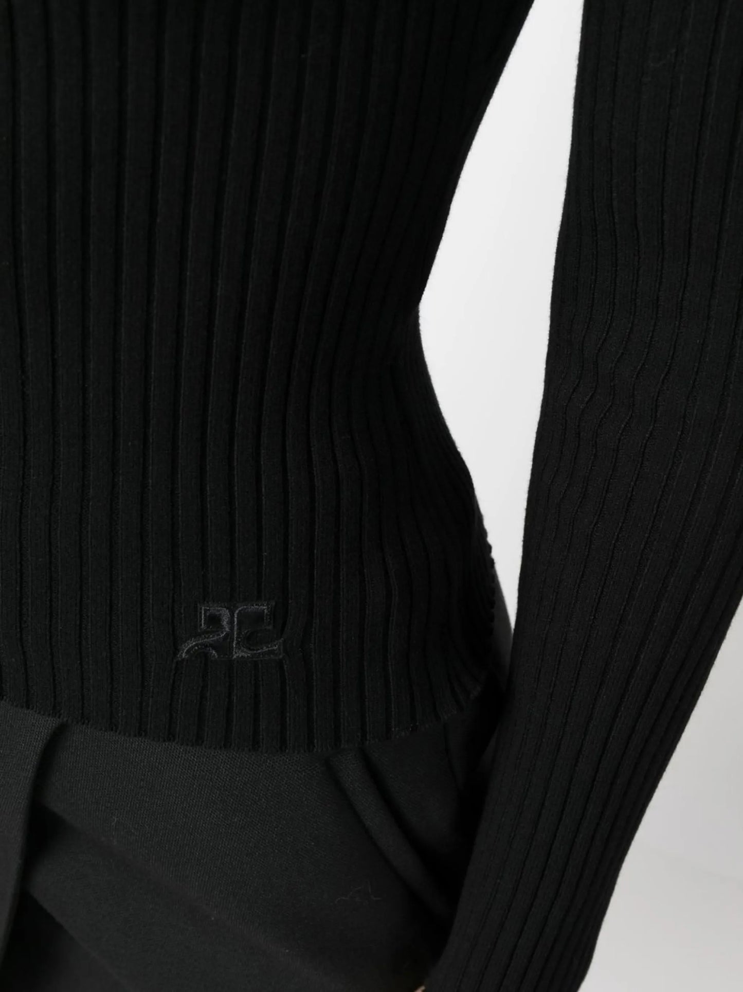 V-neck ribbed jumper