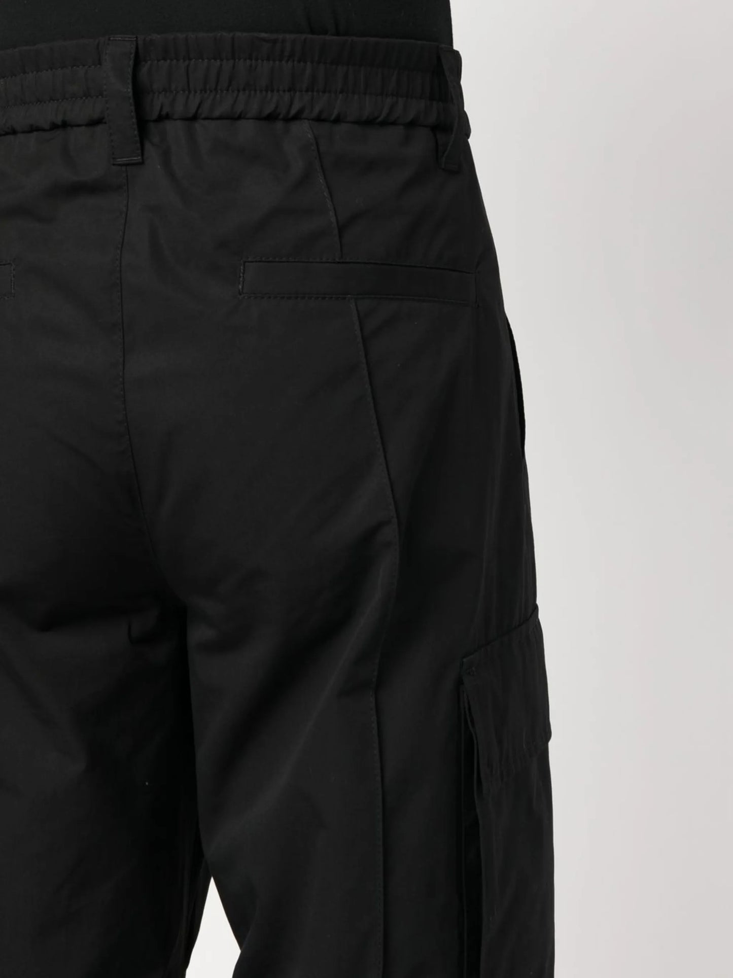 slim-cut cargo trousers