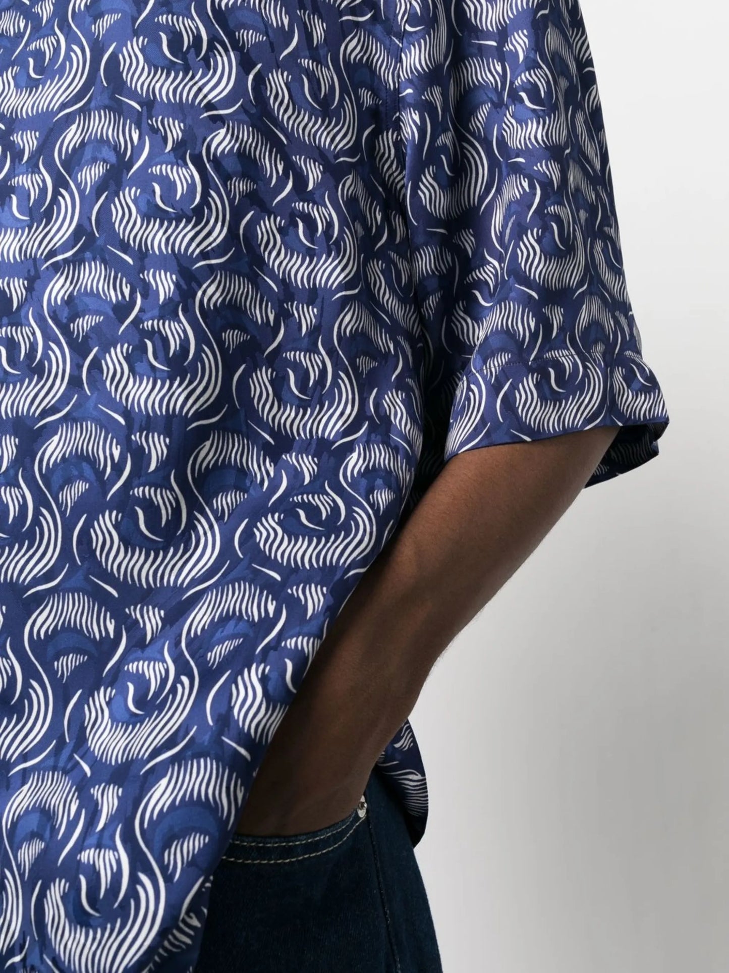 loose-fit printed shirt