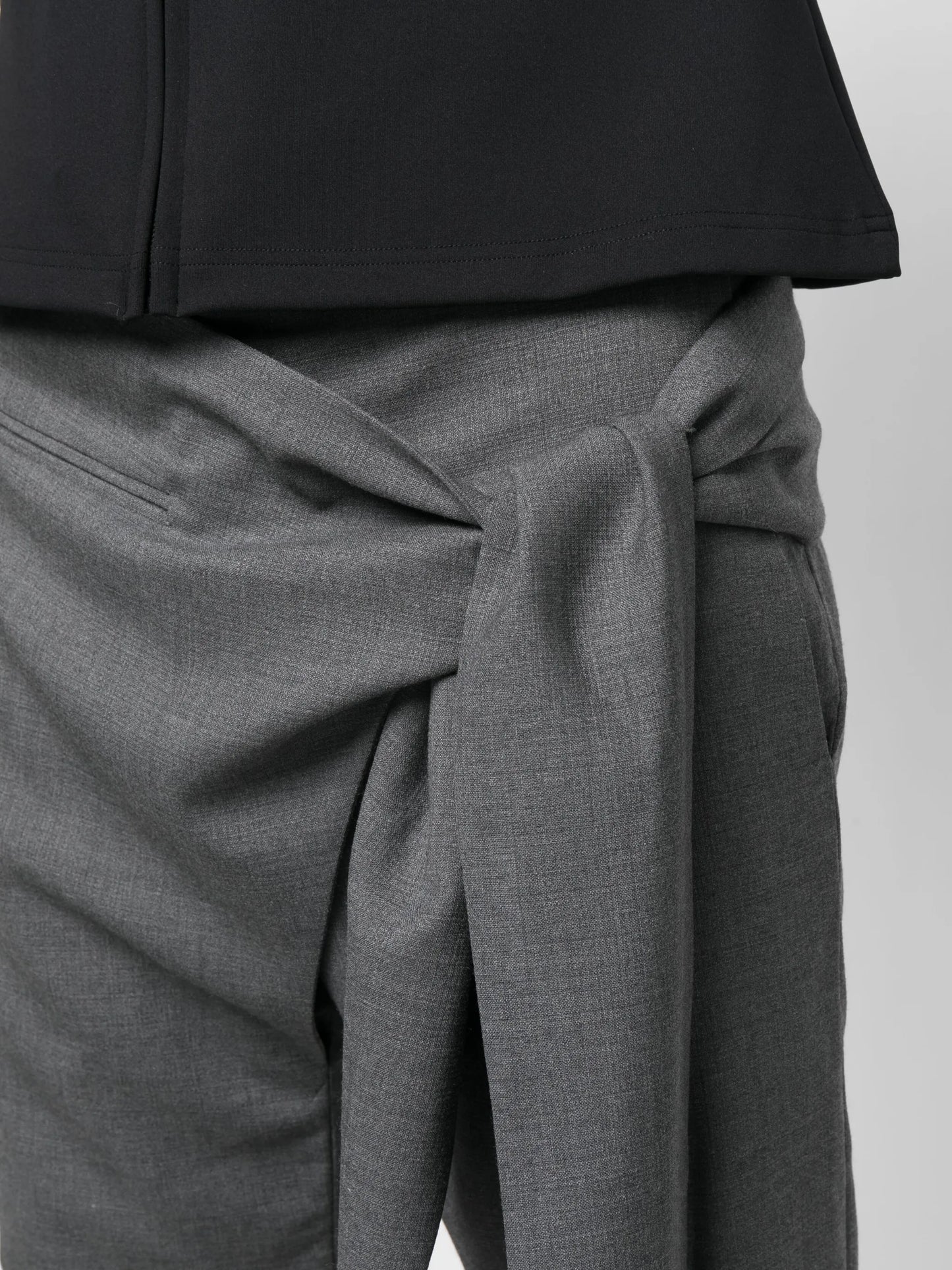 knot-detail wool tailored shorts
