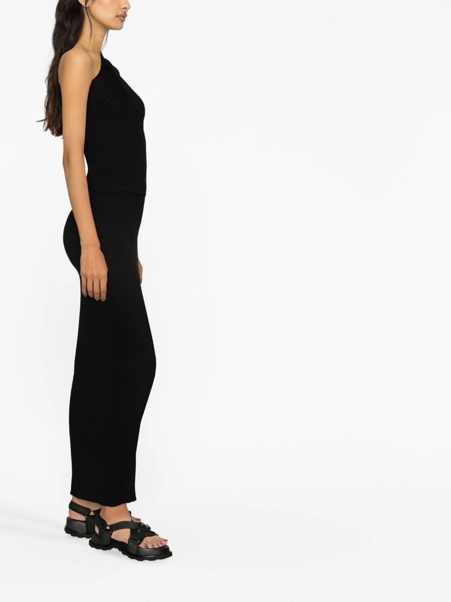high-waisted knitted skirt