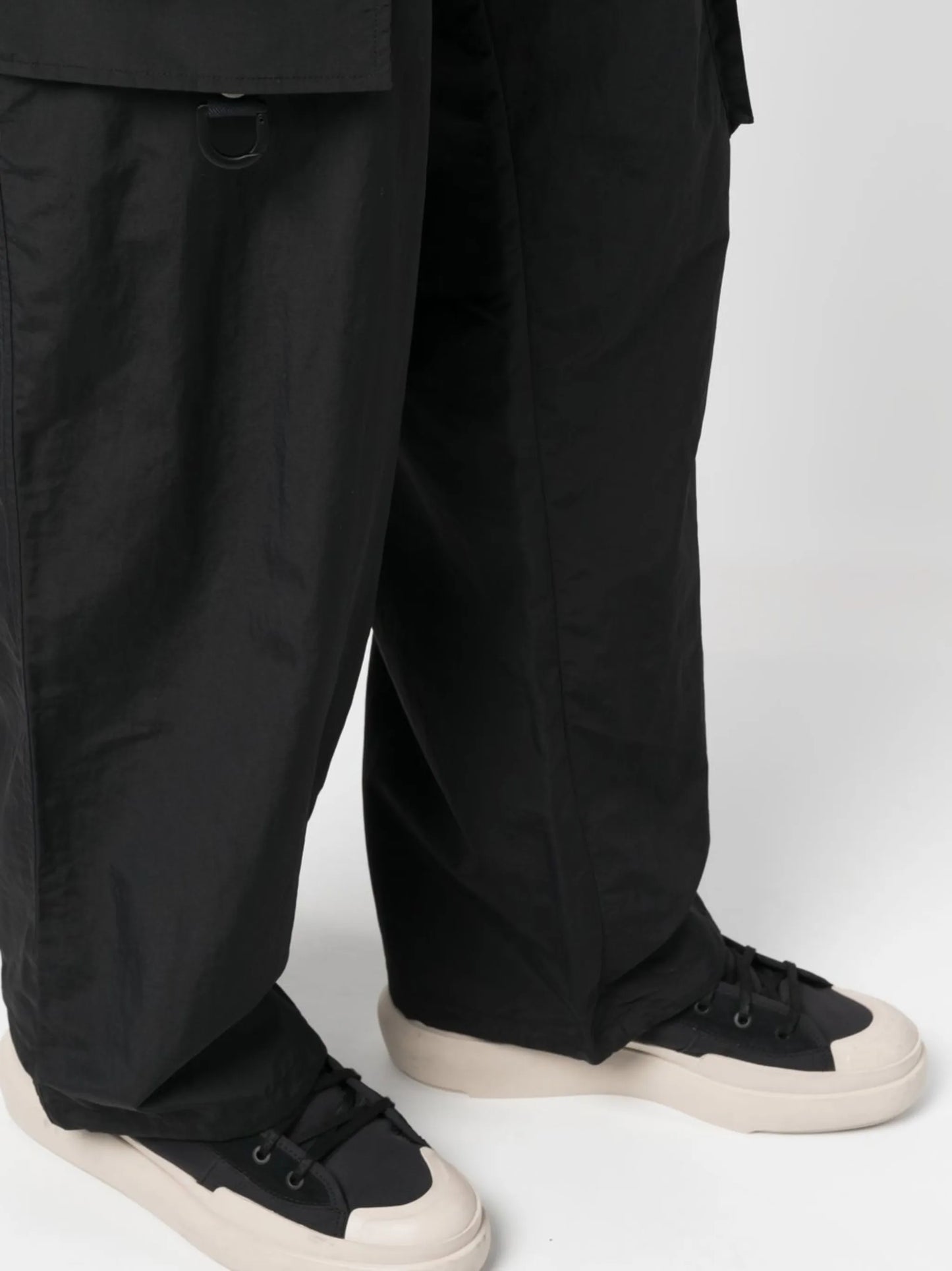 loose-fit cotton pants