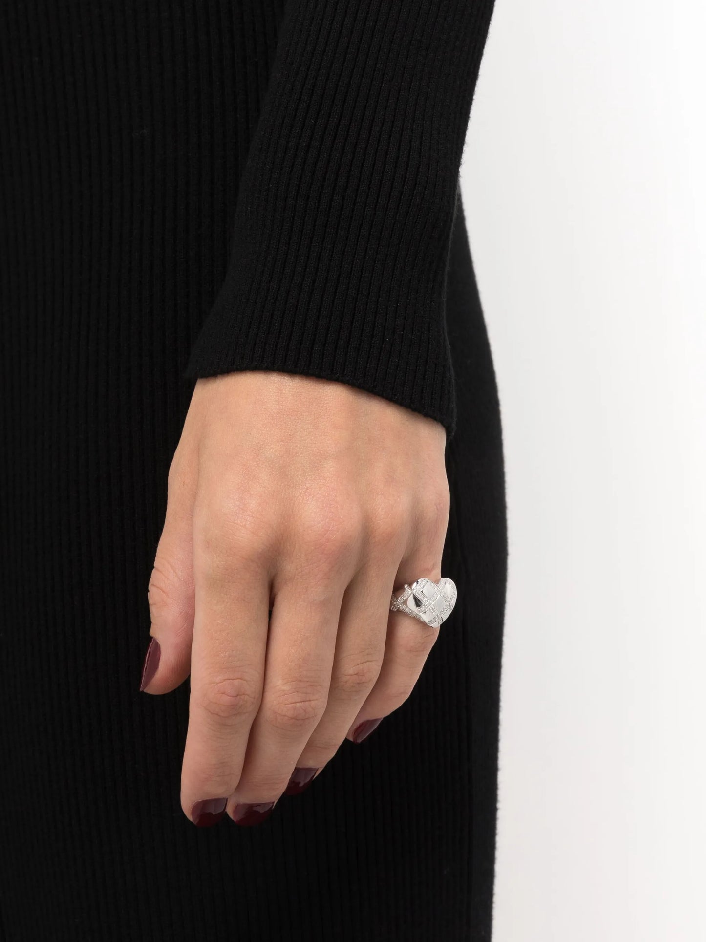 9kt white gold Chevalier Coeur Cross diamond signet ring